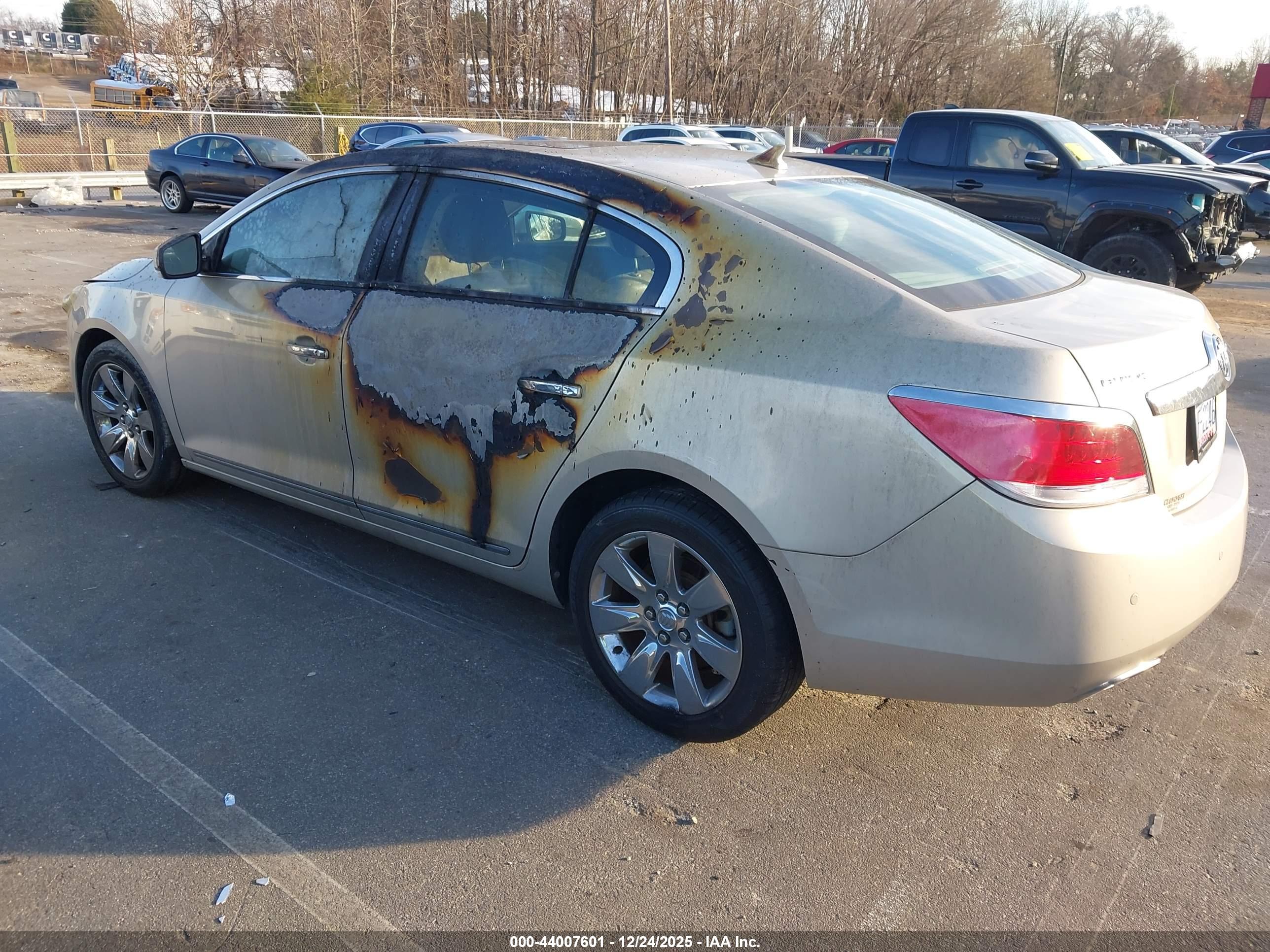BUICK LACROSSE image 3