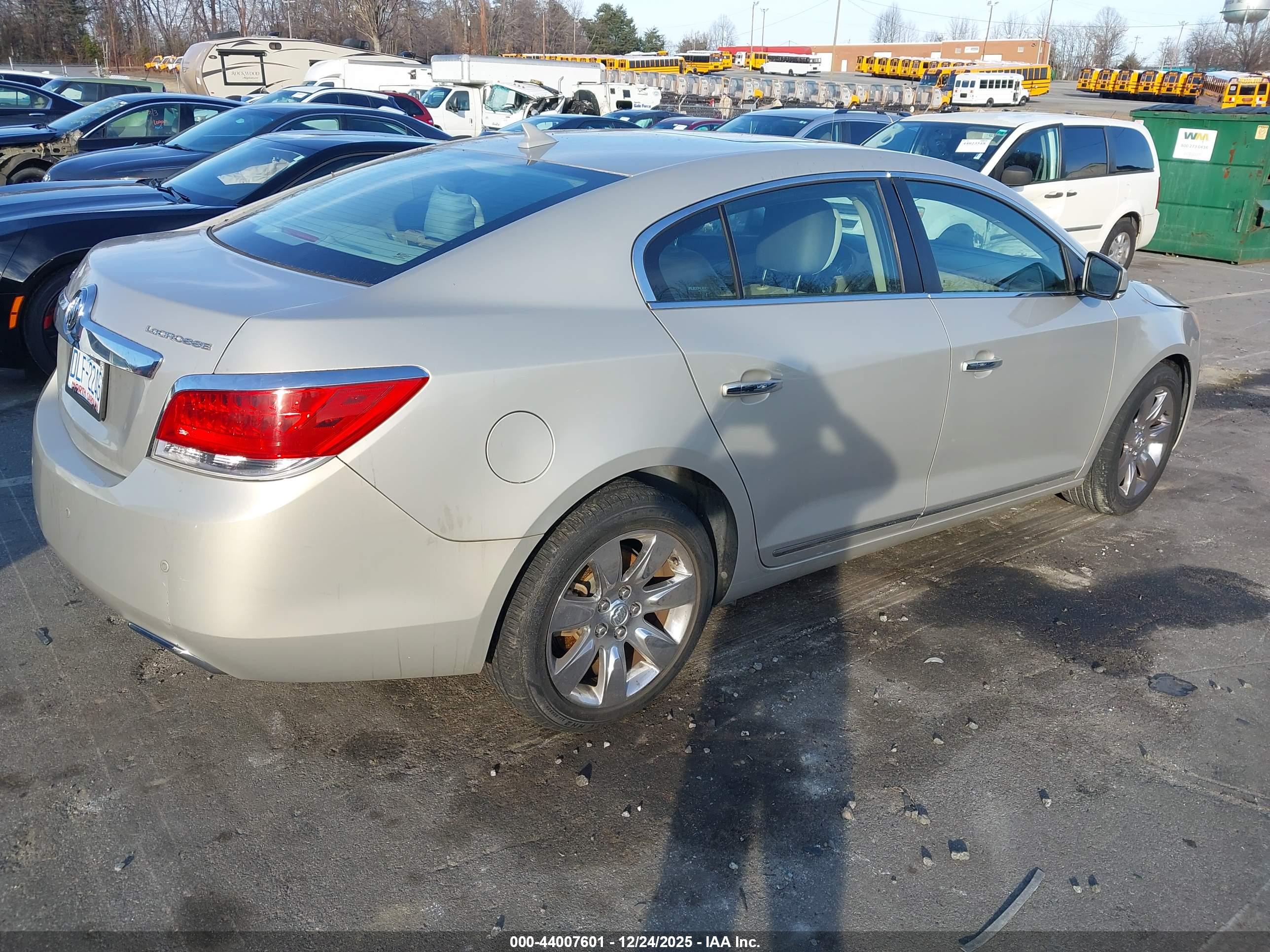 BUICK LACROSSE image 4