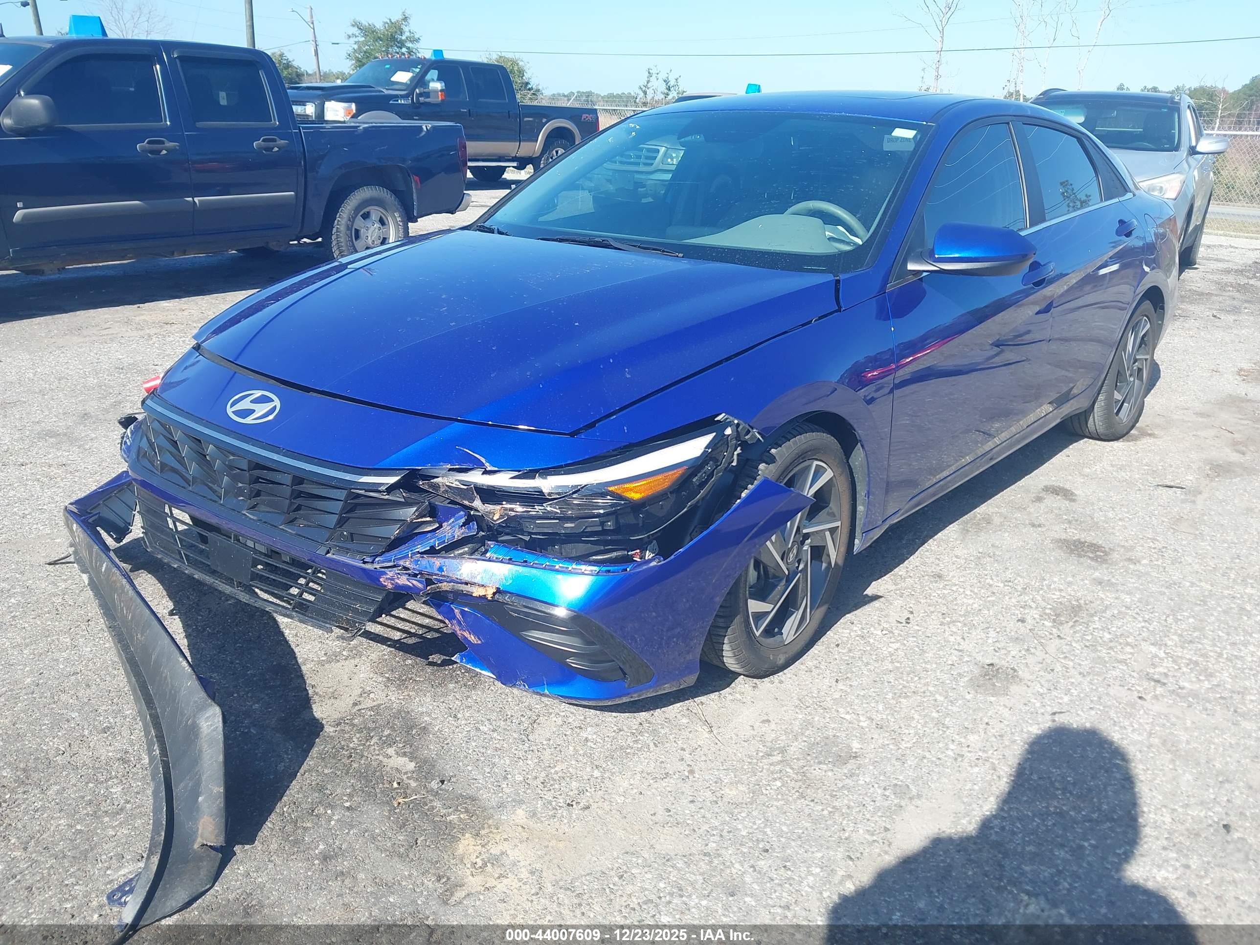HYUNDAI ELANTRA image 2