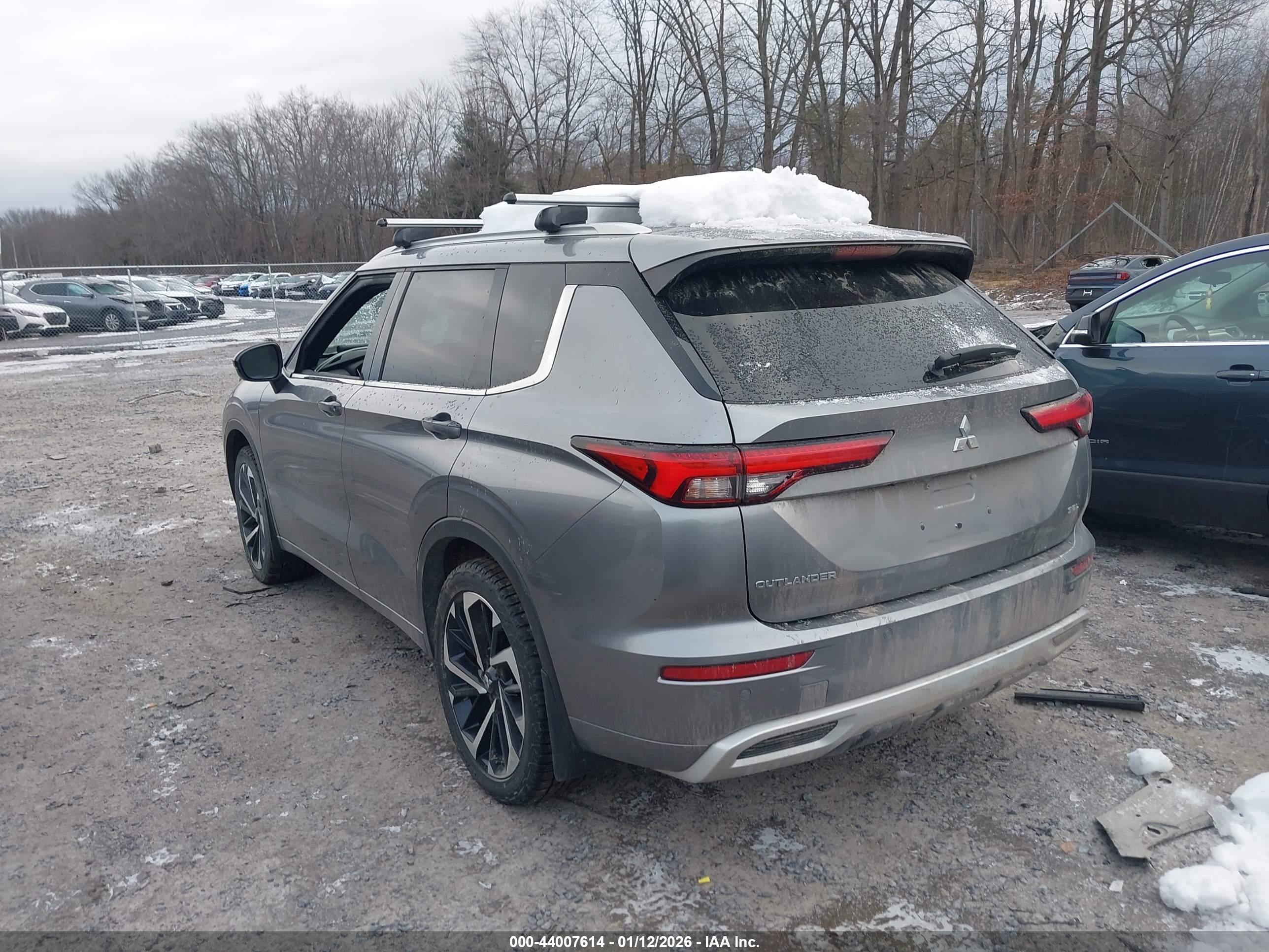 MITSUBISHI OUTLANDER image 3