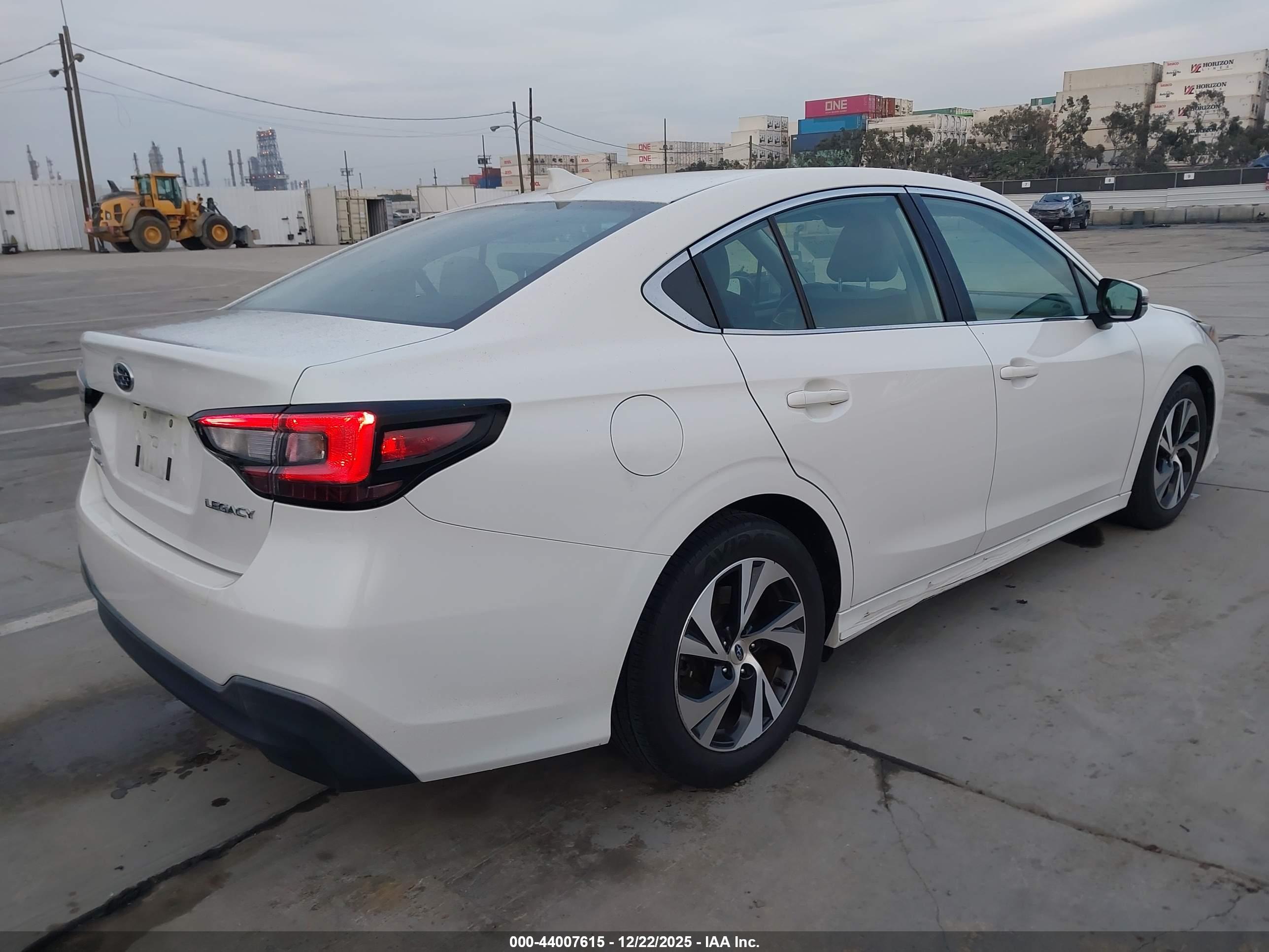 SUBARU LEGACY image 4