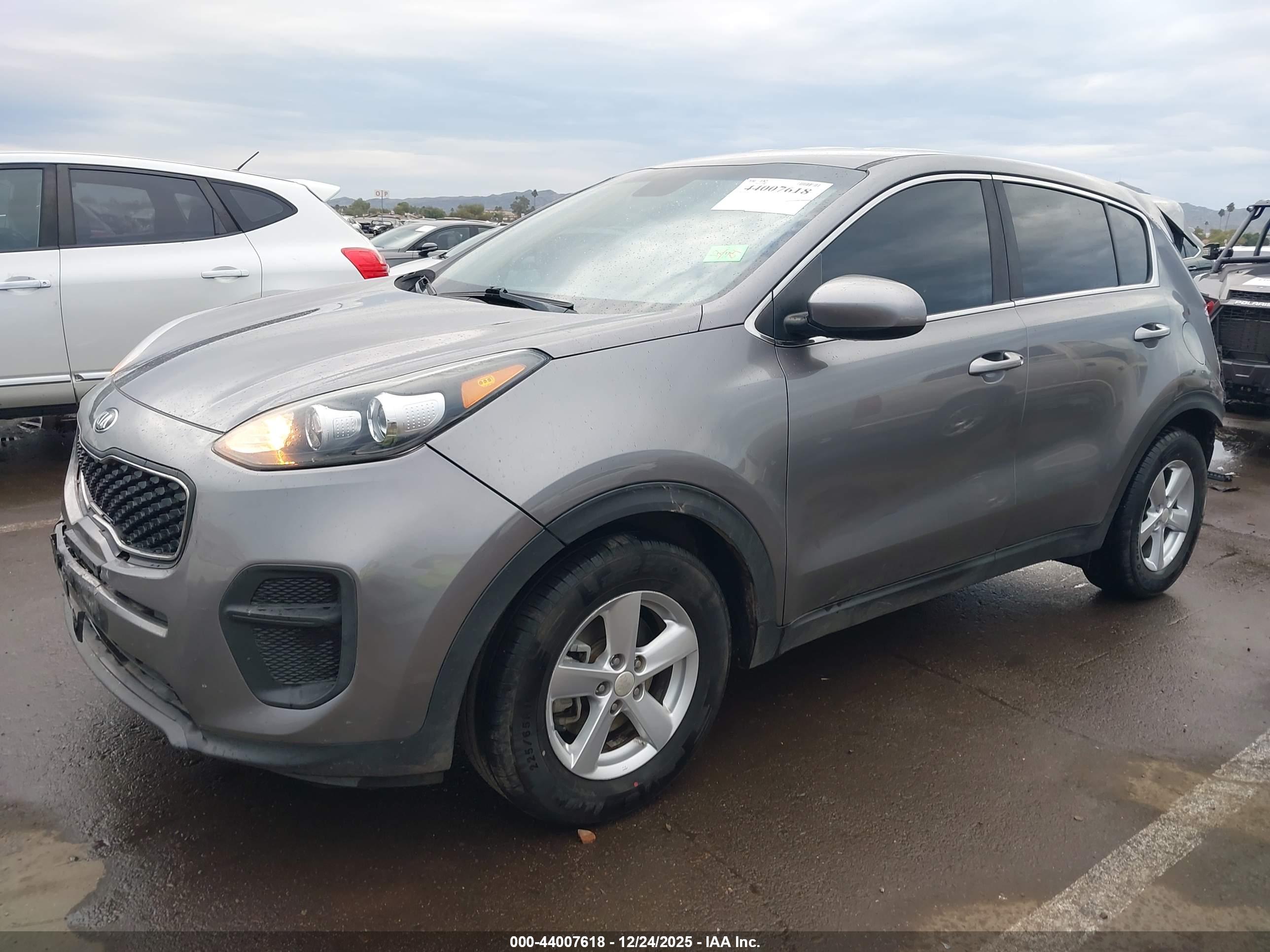 KIA SPORTAGE image 2