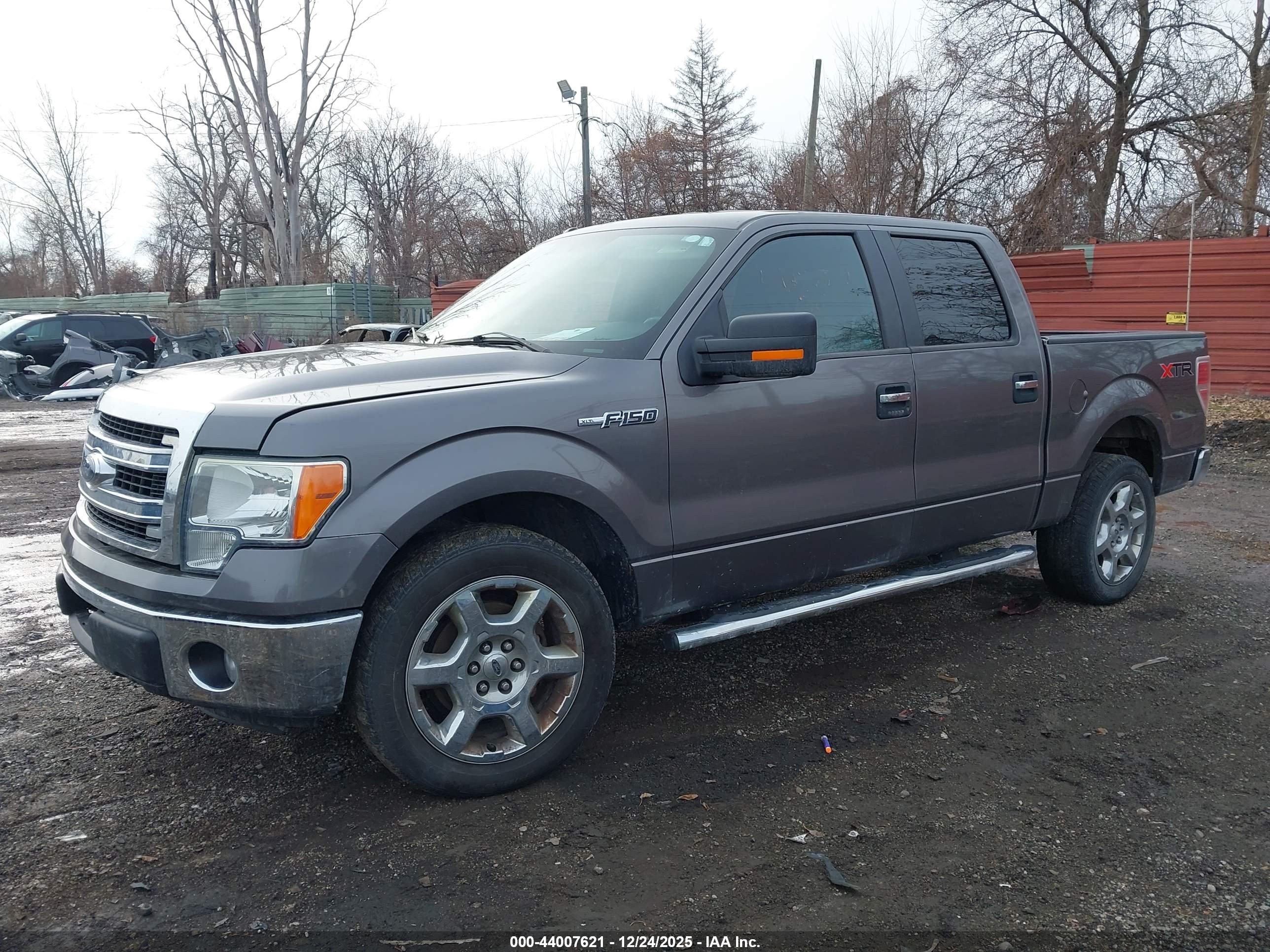 FORD F-150 image 2