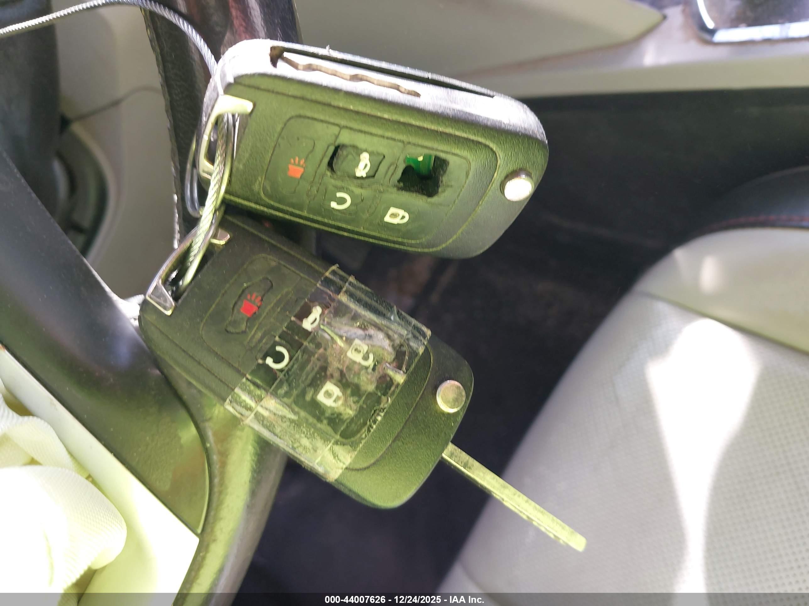 CHEVROLET EQUINOX image 11