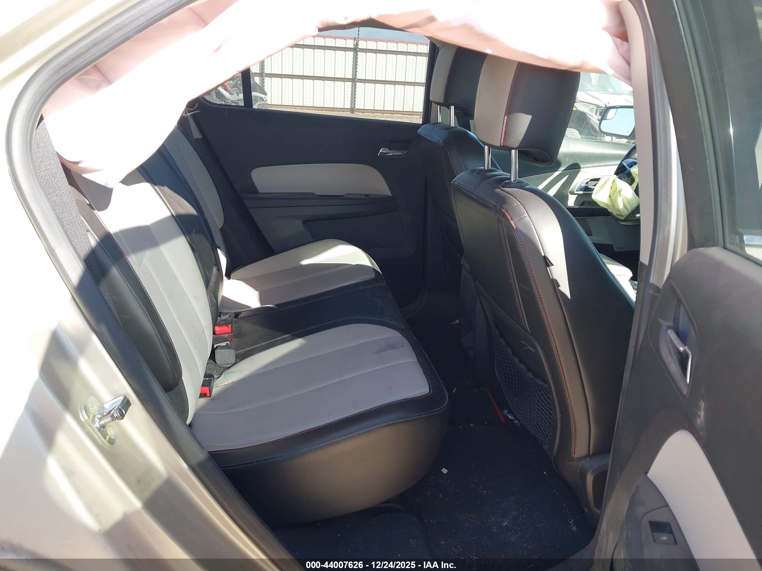 CHEVROLET EQUINOX image 8