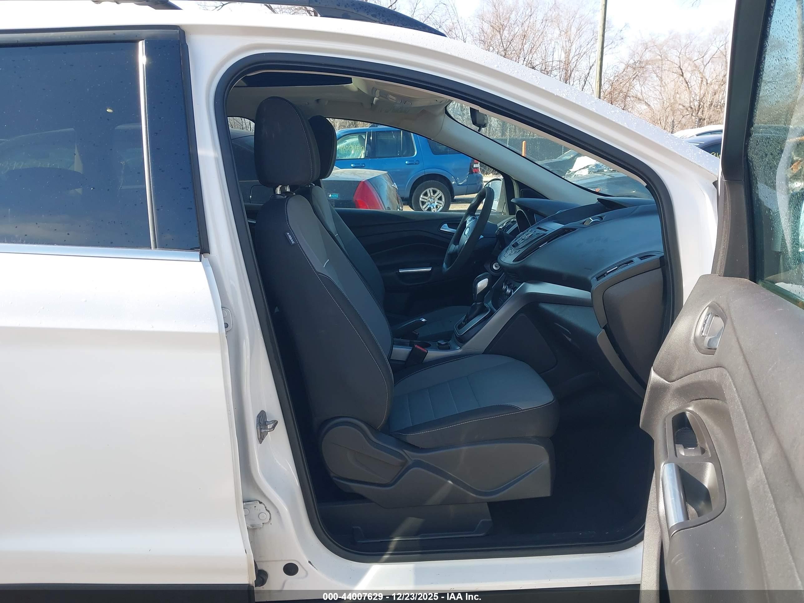 FORD ESCAPE image 5