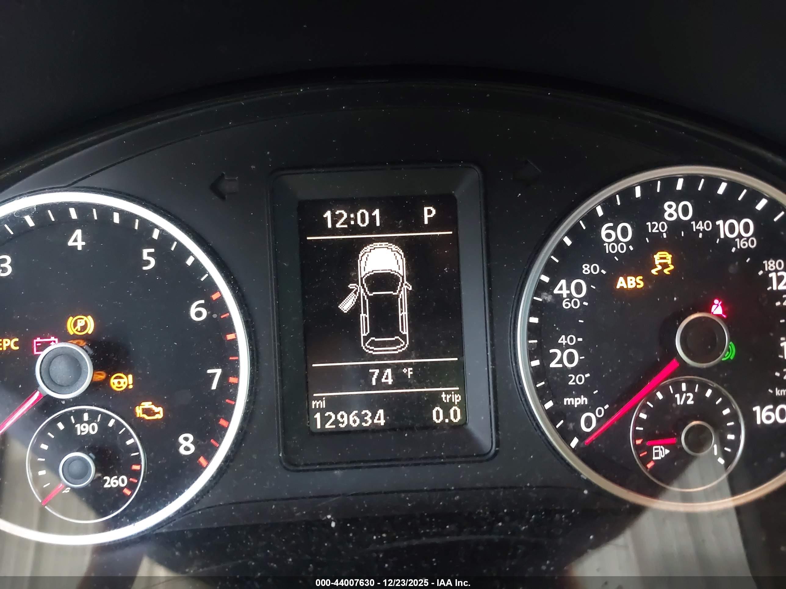VOLKSWAGEN TIGUAN image 7