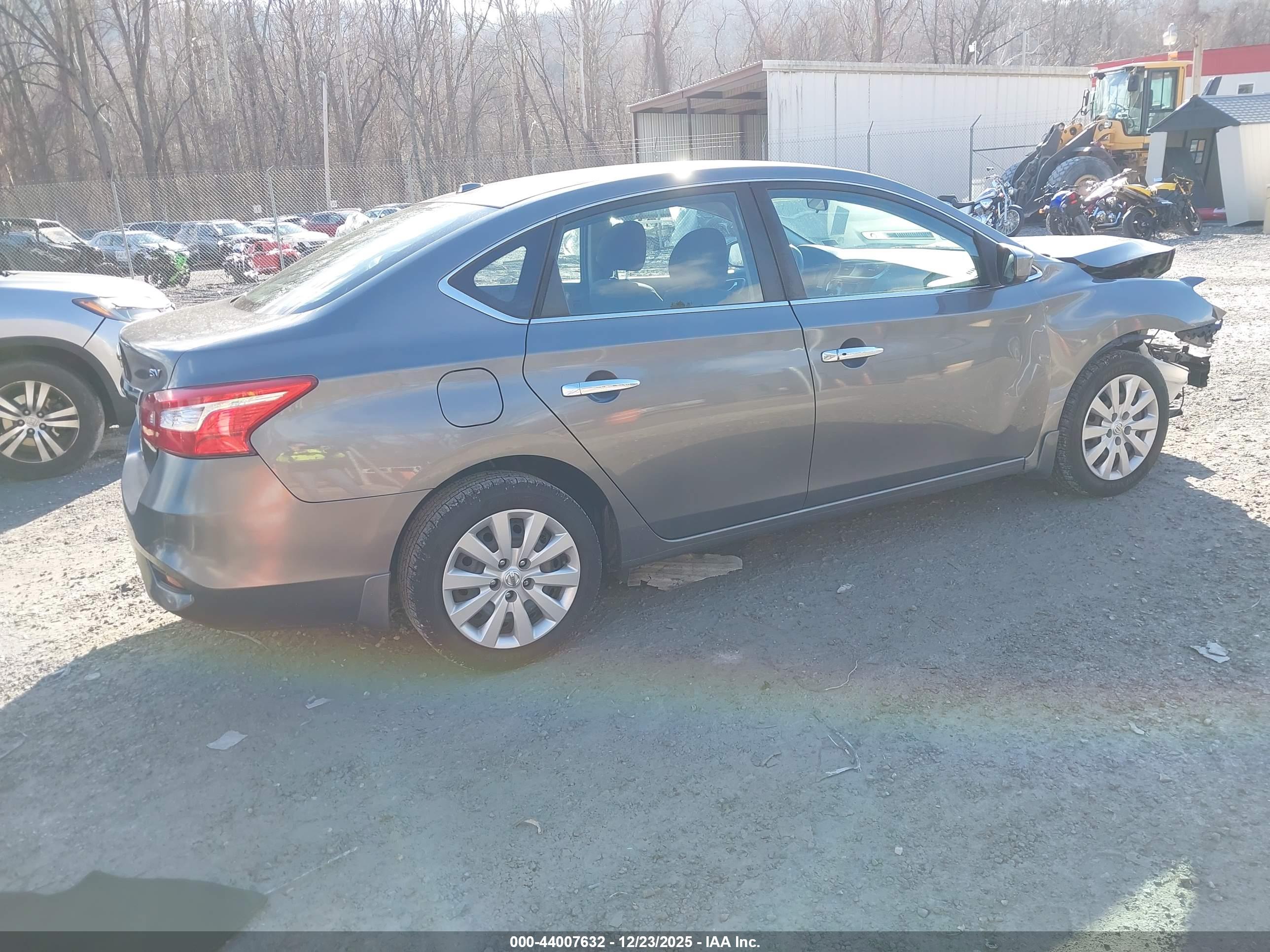 NISSAN SENTRA image 4