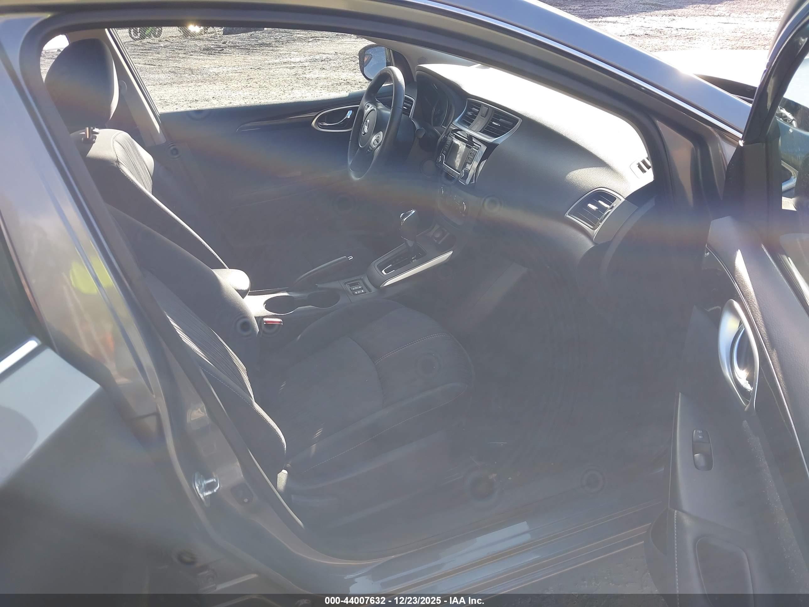 NISSAN SENTRA image 5