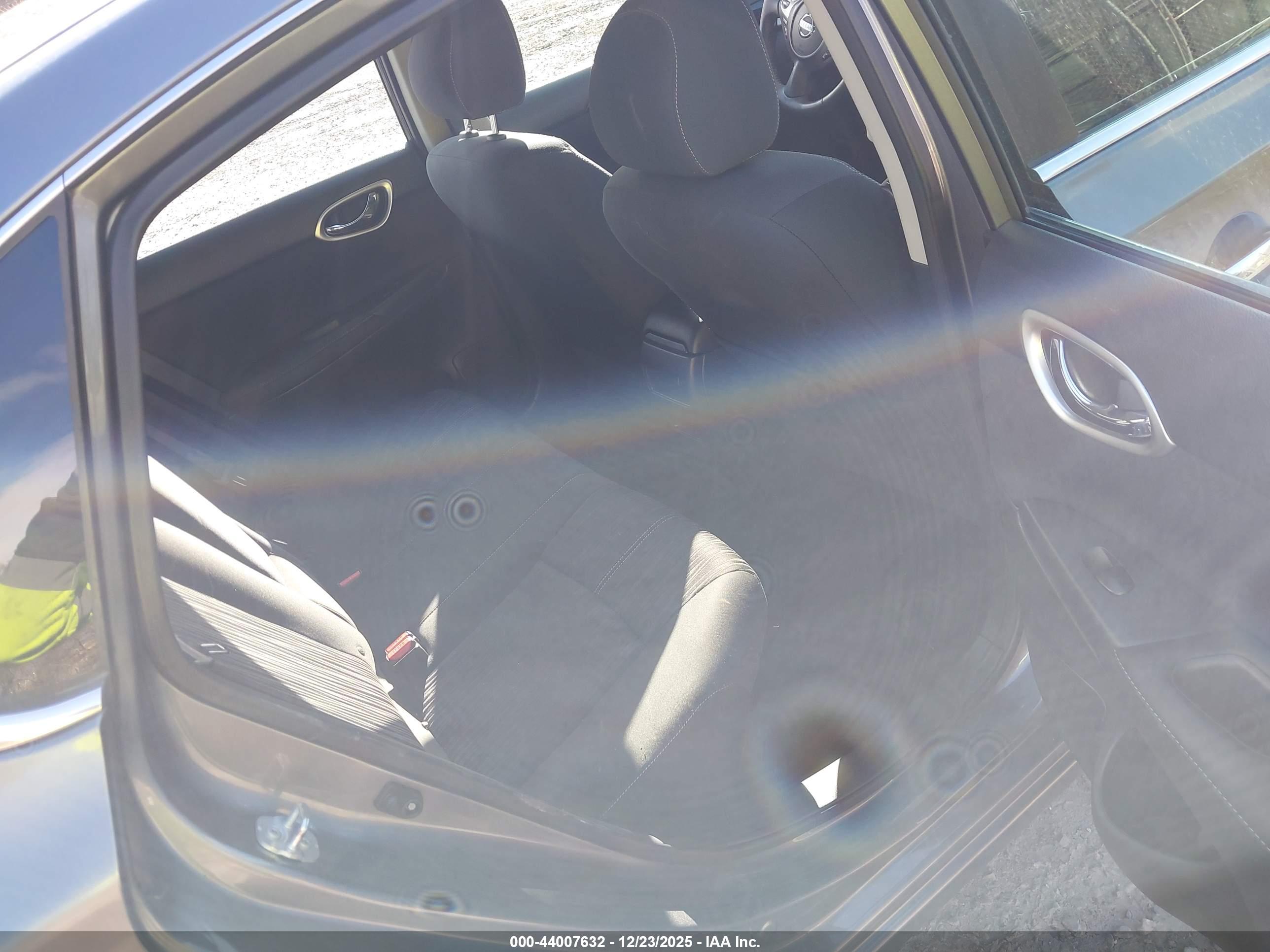 NISSAN SENTRA image 8
