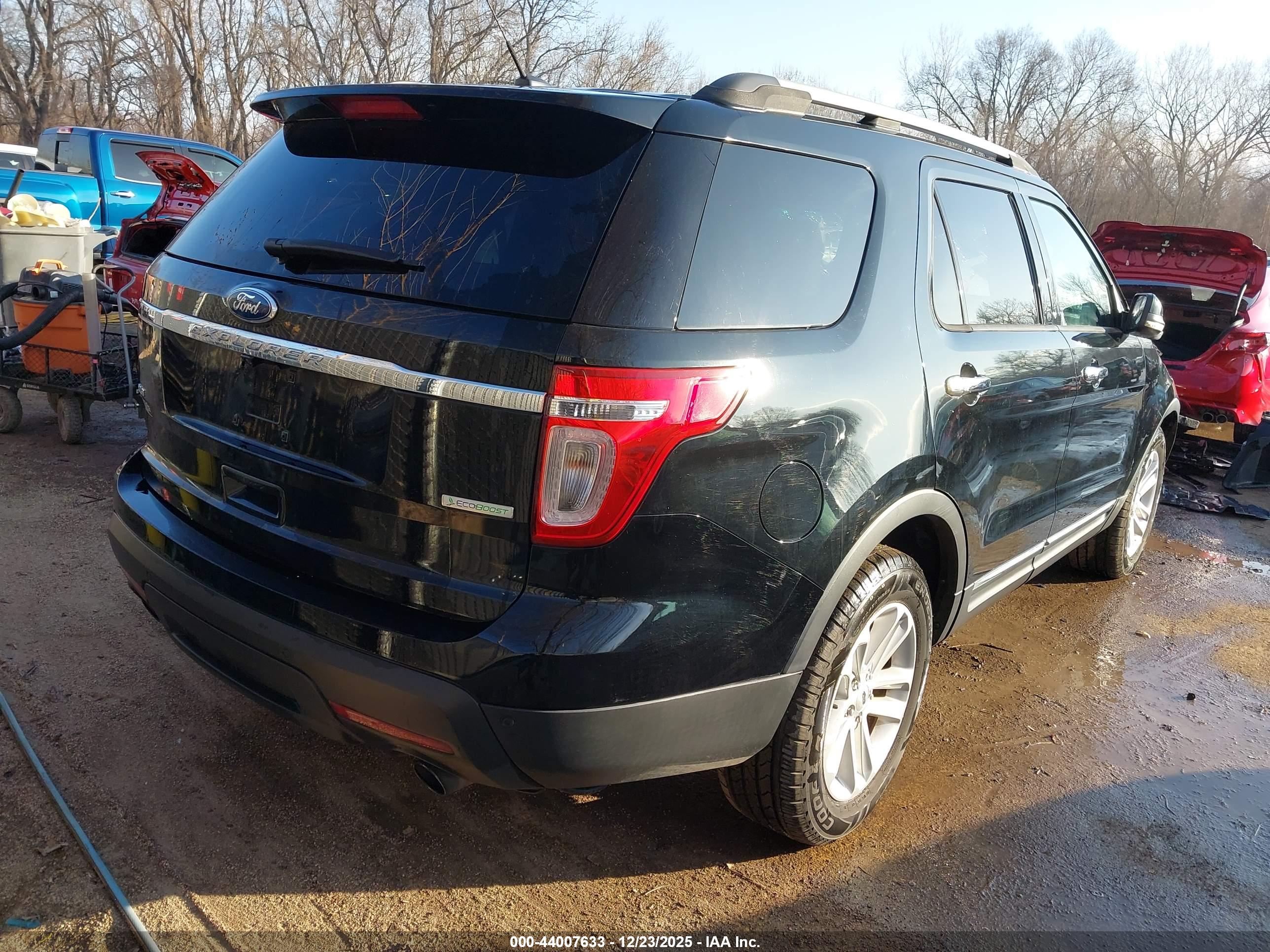 FORD EXPLORER image 4