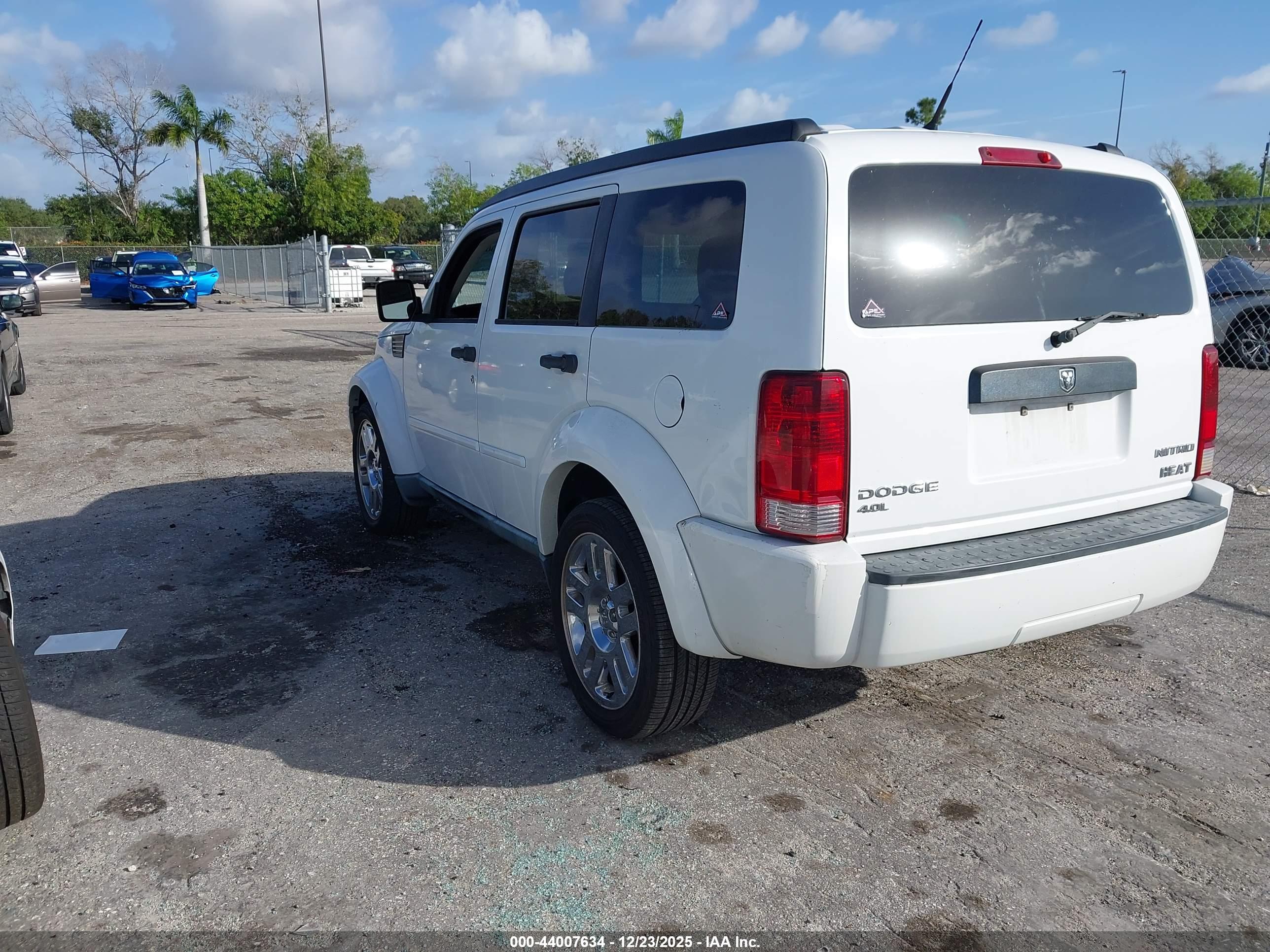 DODGE NITRO image 3