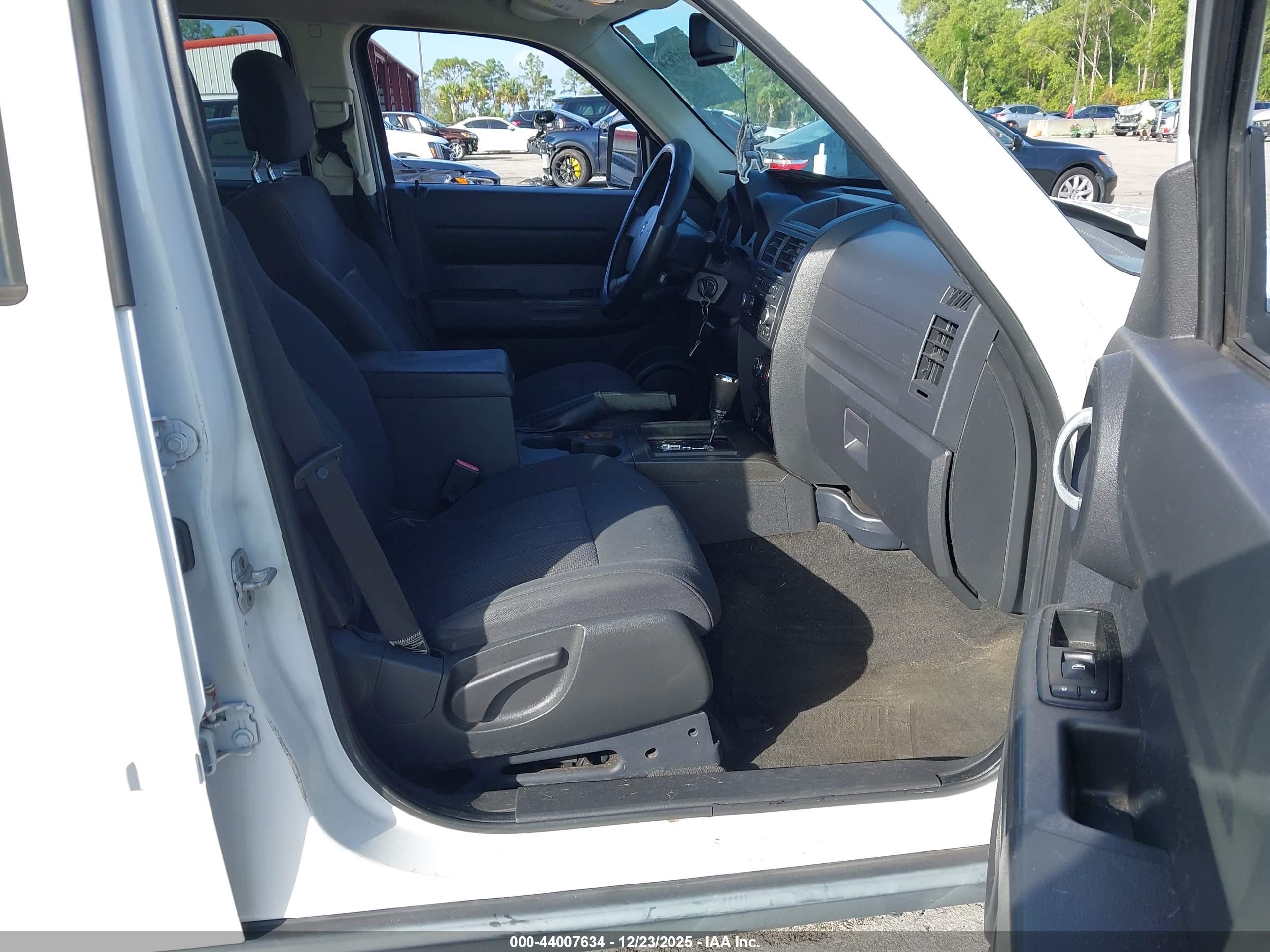 DODGE NITRO image 5