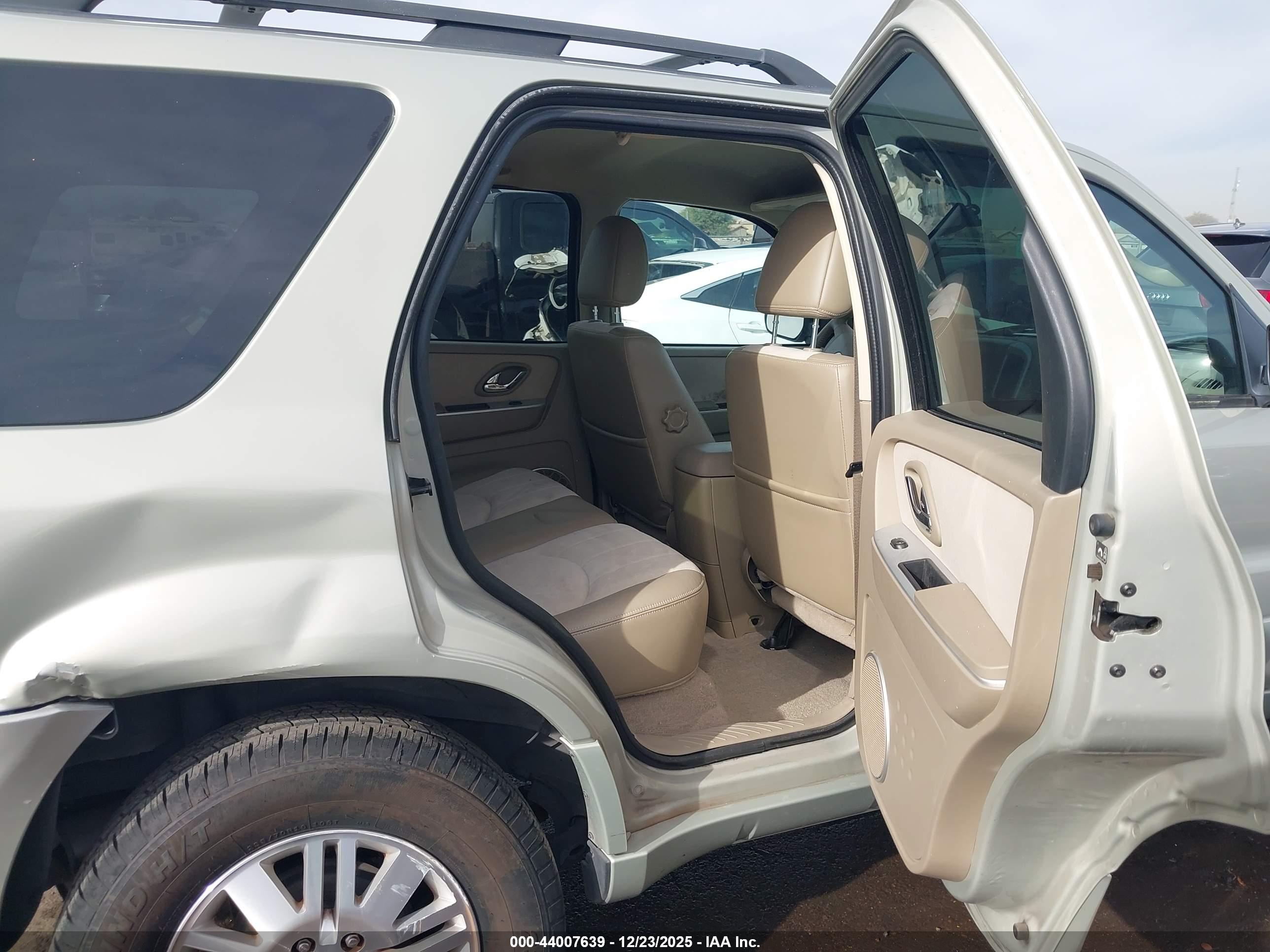 MERCURY MARINER image 8