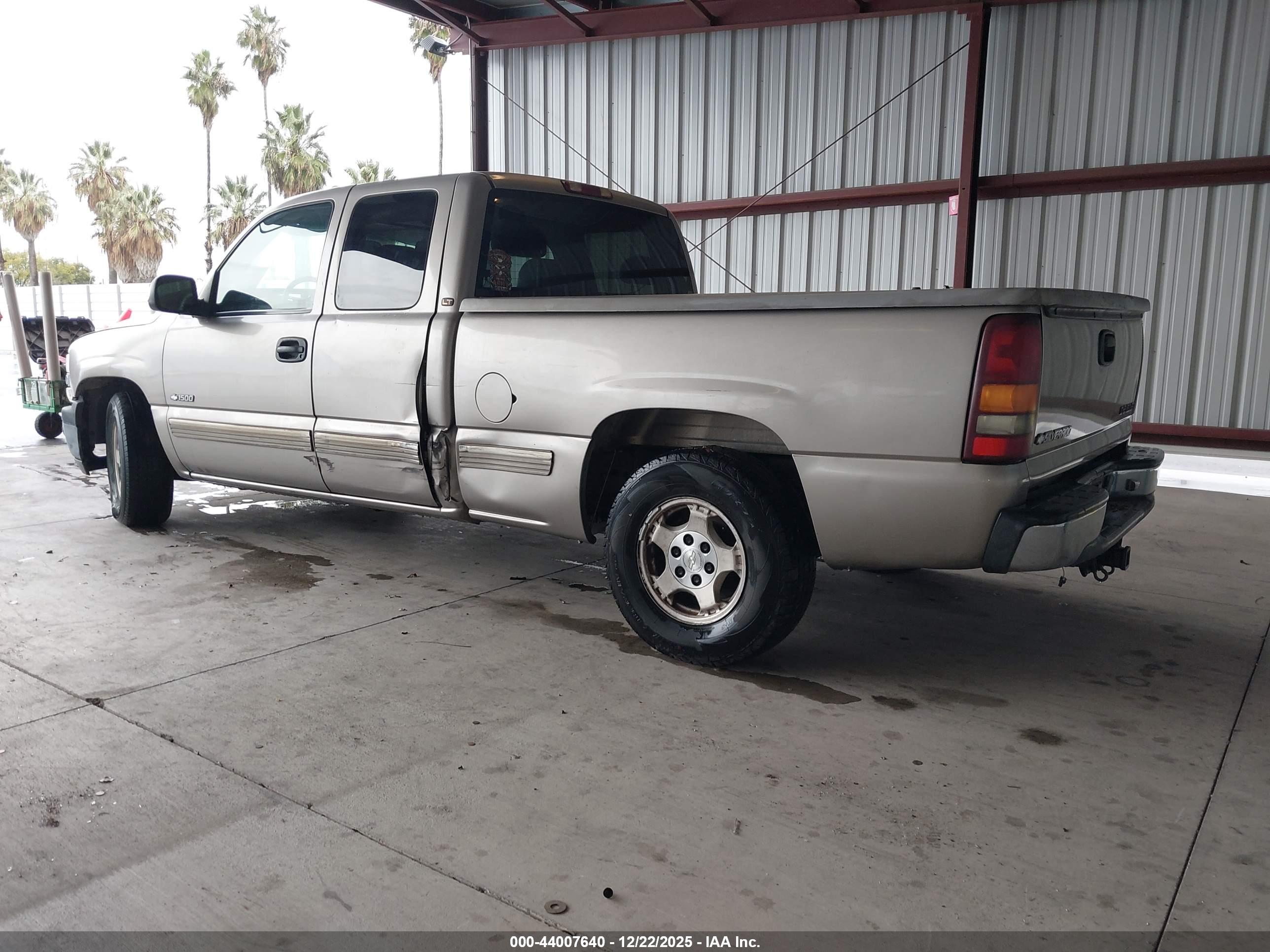 CHEVROLET SILVERADO image 3