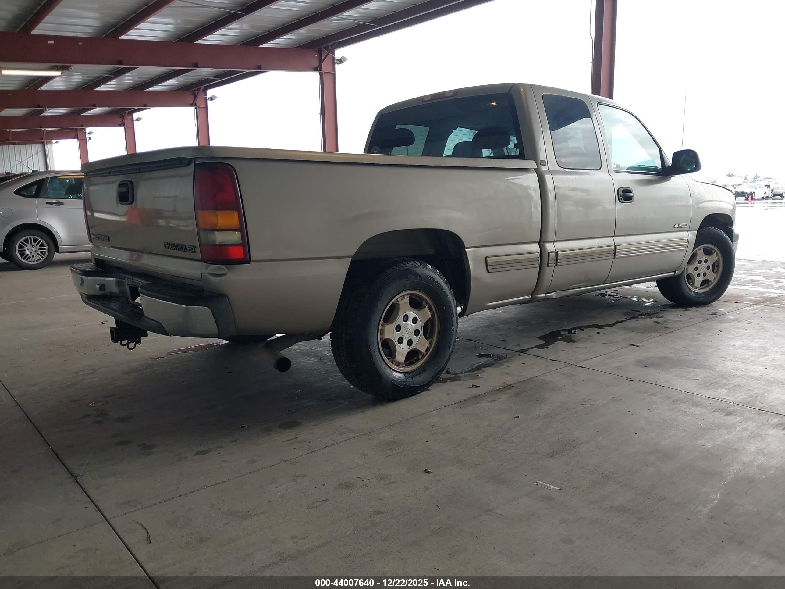 CHEVROLET SILVERADO image 4