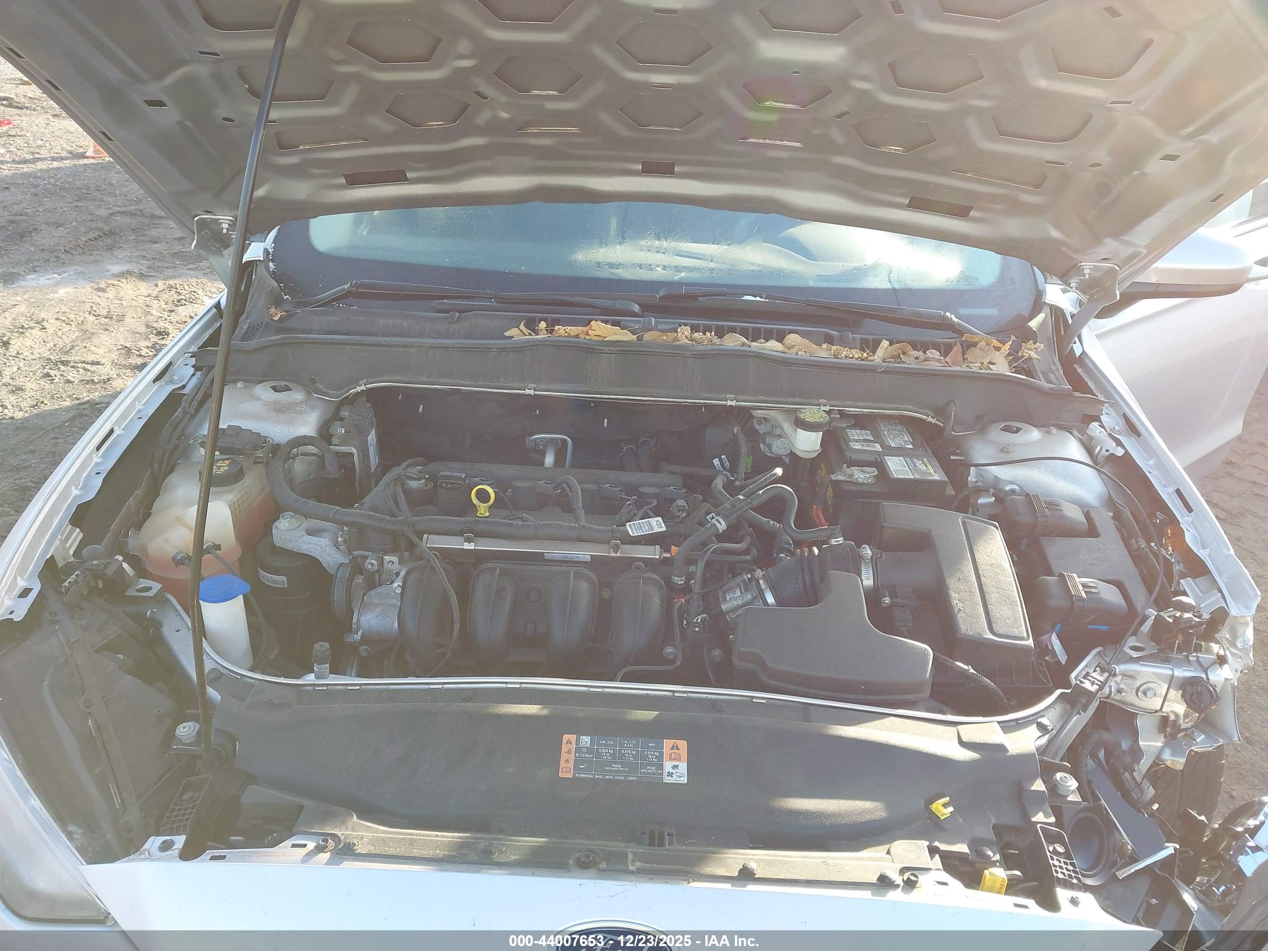 FORD FUSION image 10