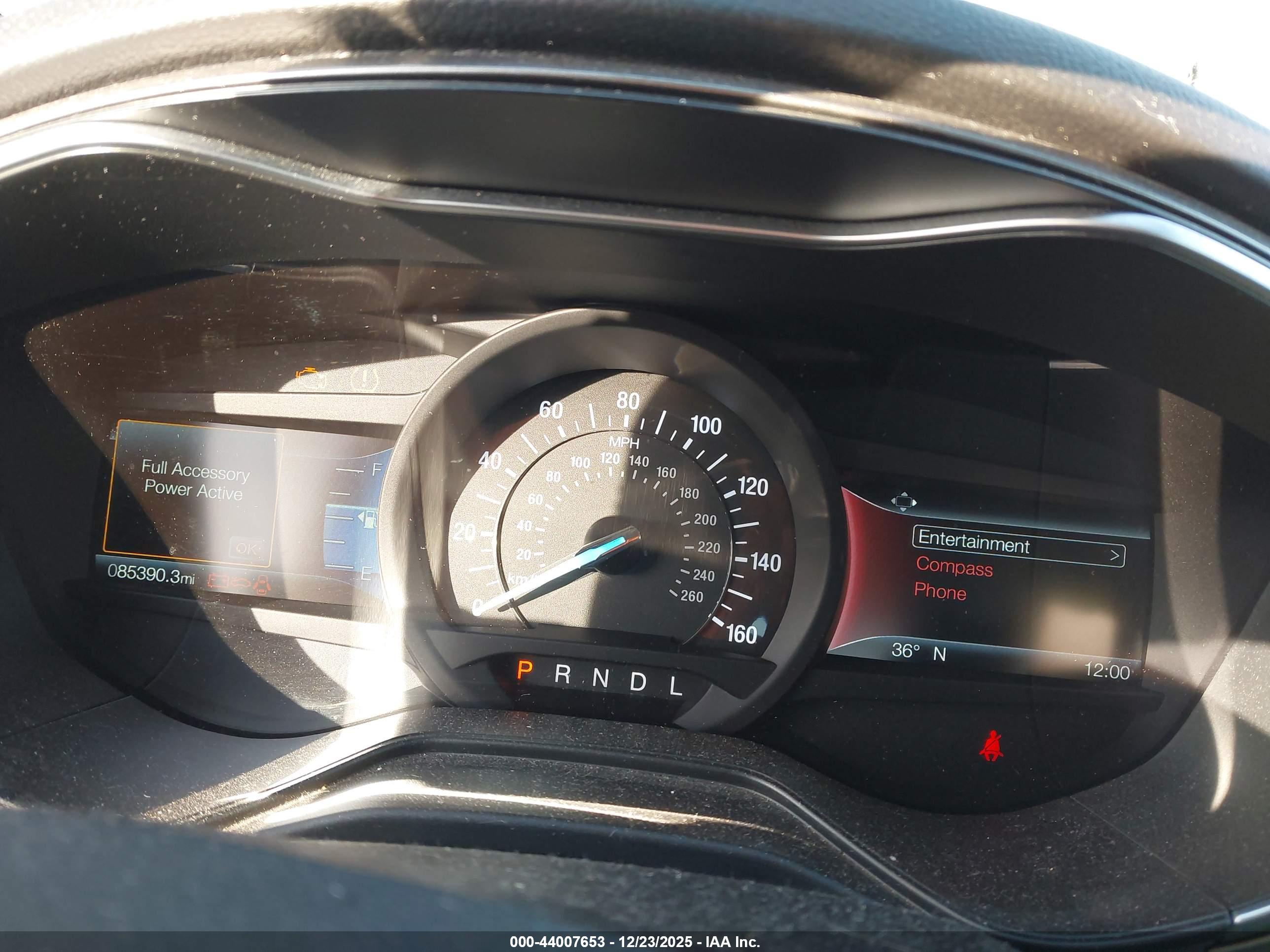 FORD FUSION image 7