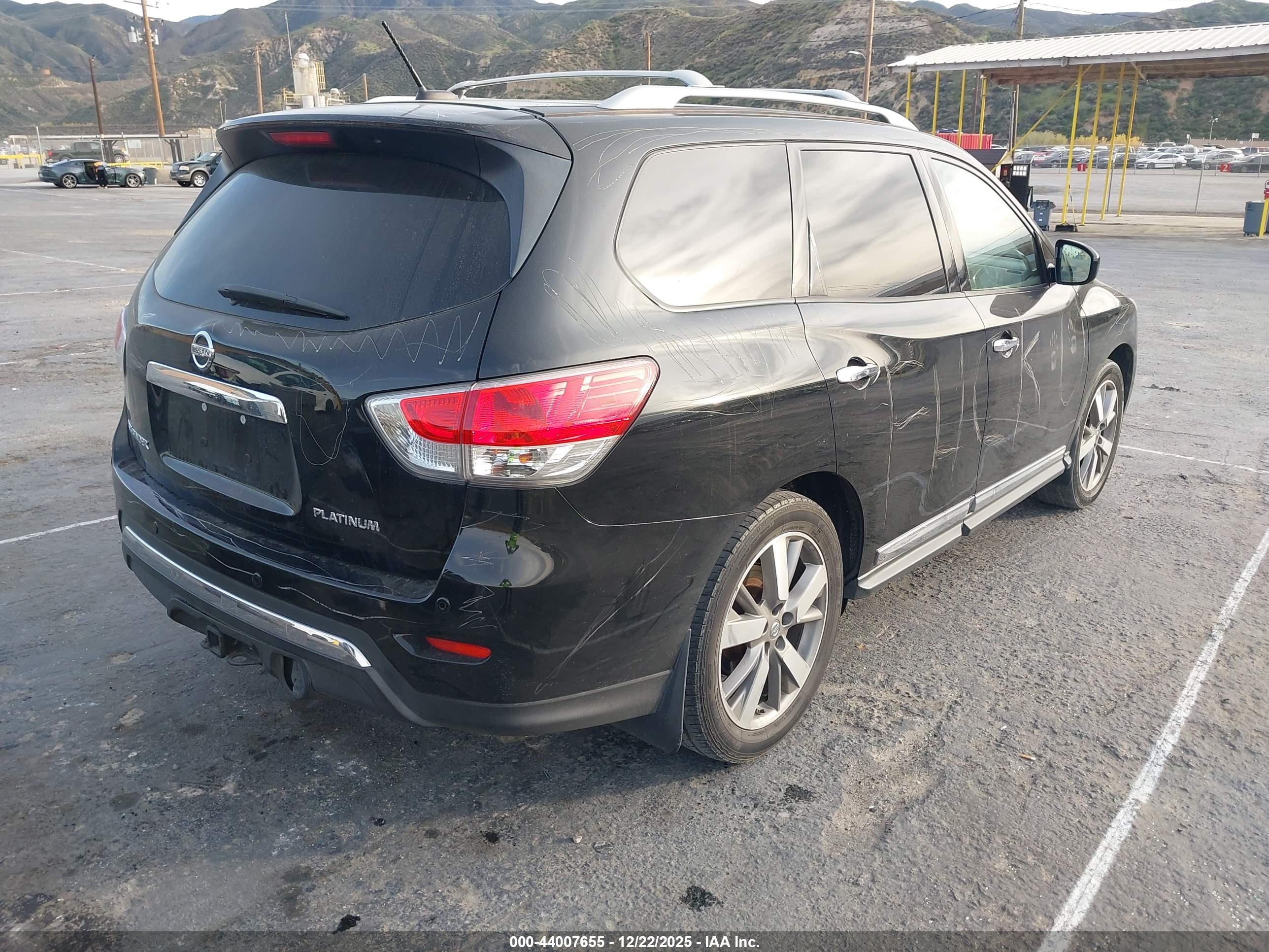 NISSAN PATHFINDER image 4