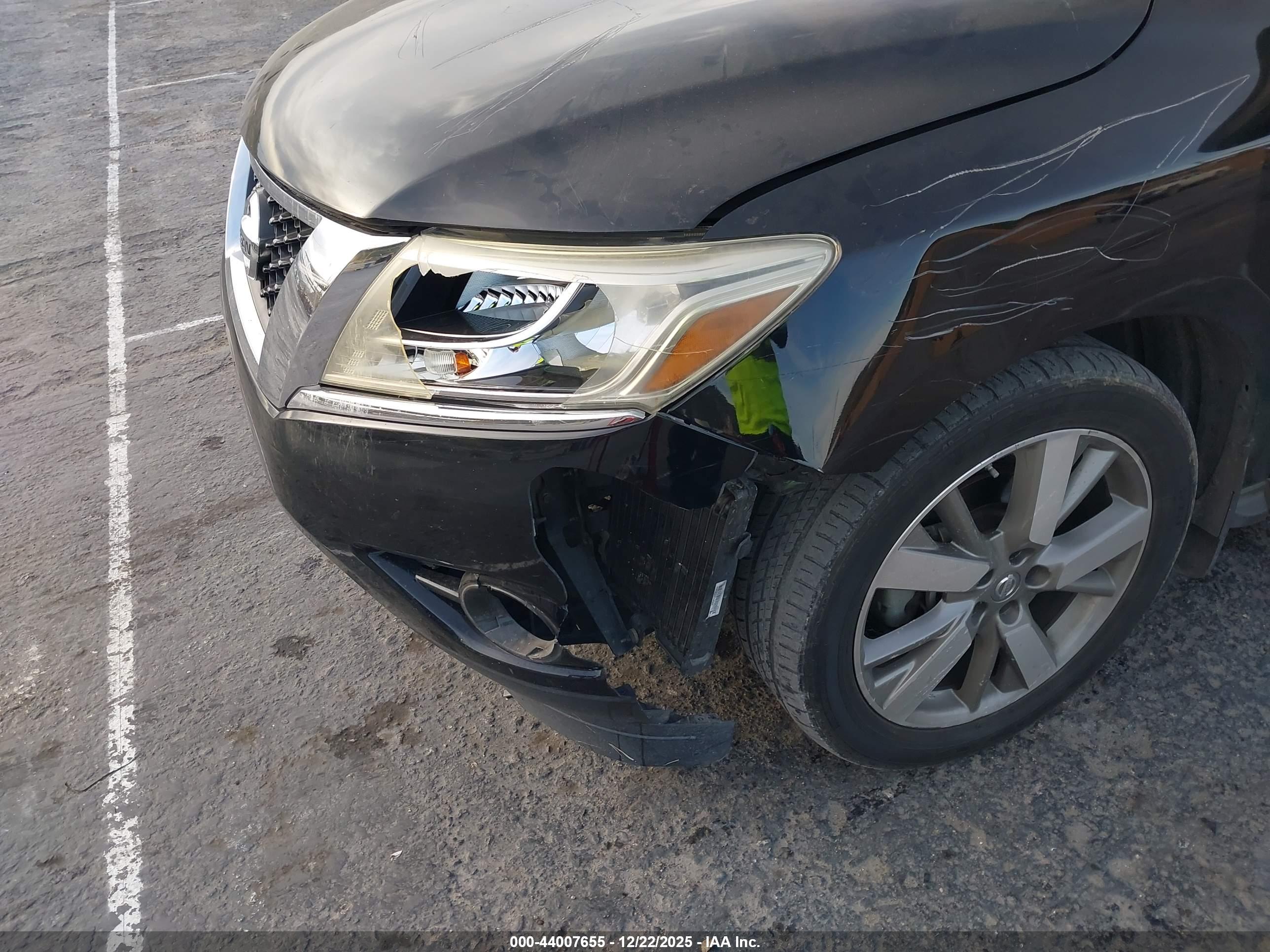NISSAN PATHFINDER image 6