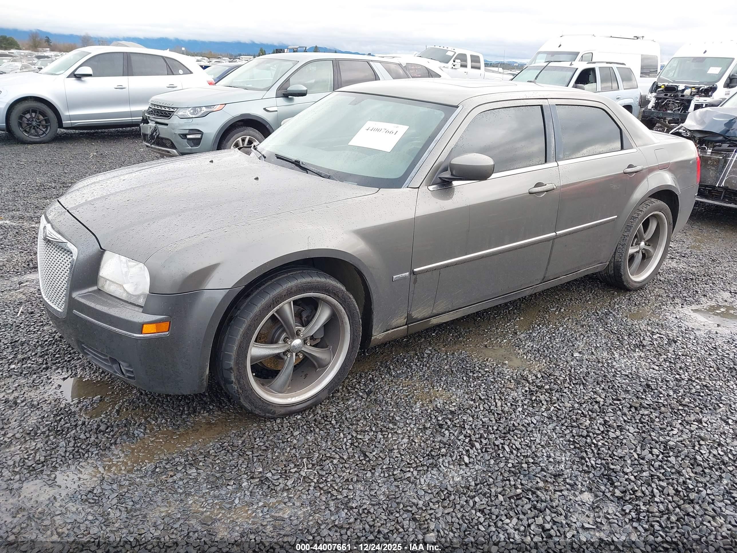 CHRYSLER 300 image 2