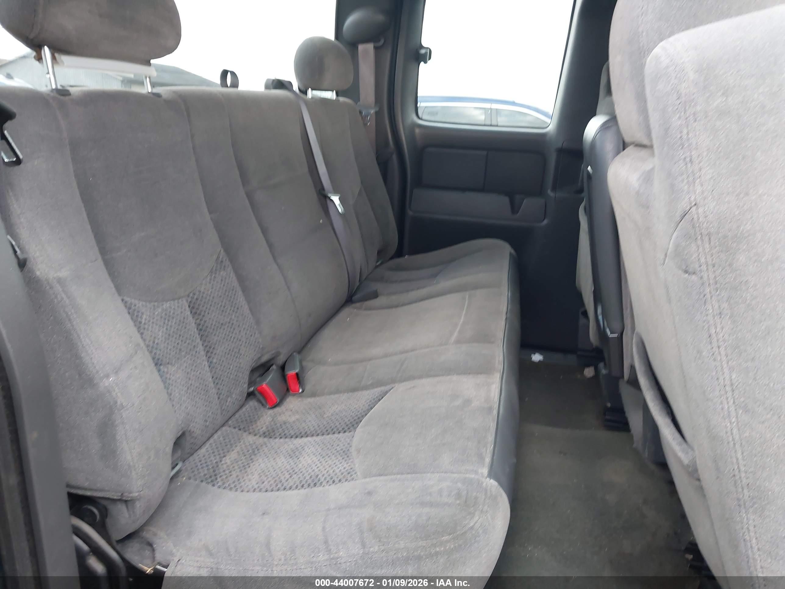CHEVROLET SILVERADO image 8