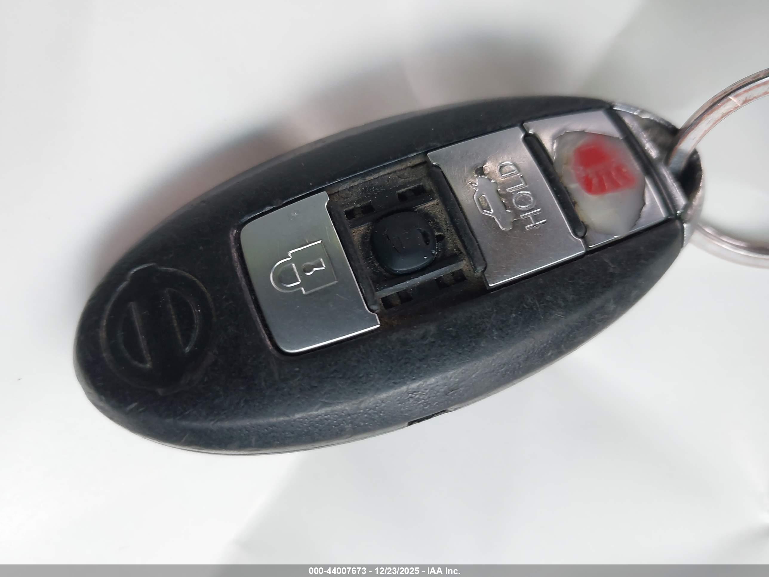 NISSAN MAXIMA image 11