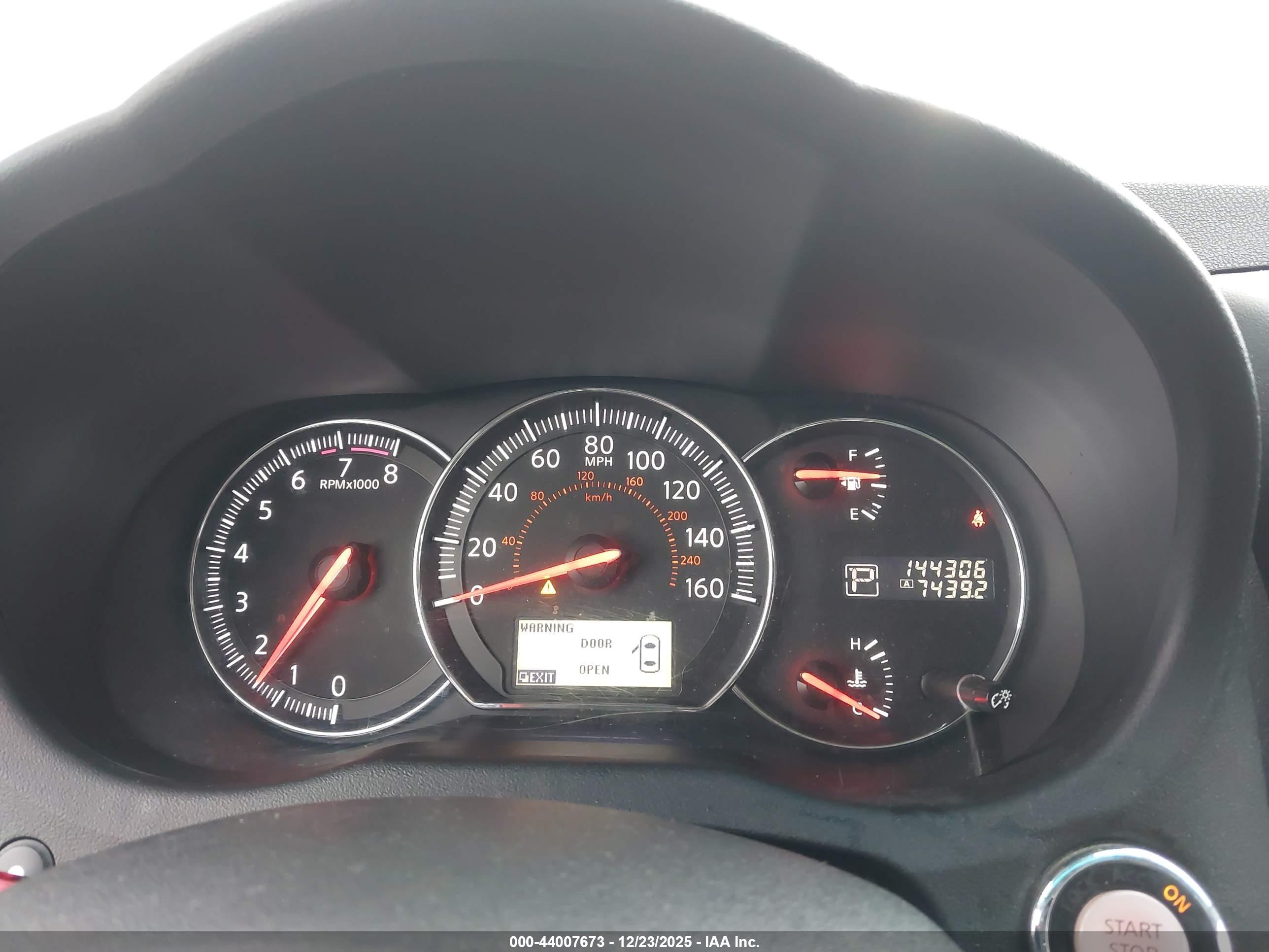 NISSAN MAXIMA image 7