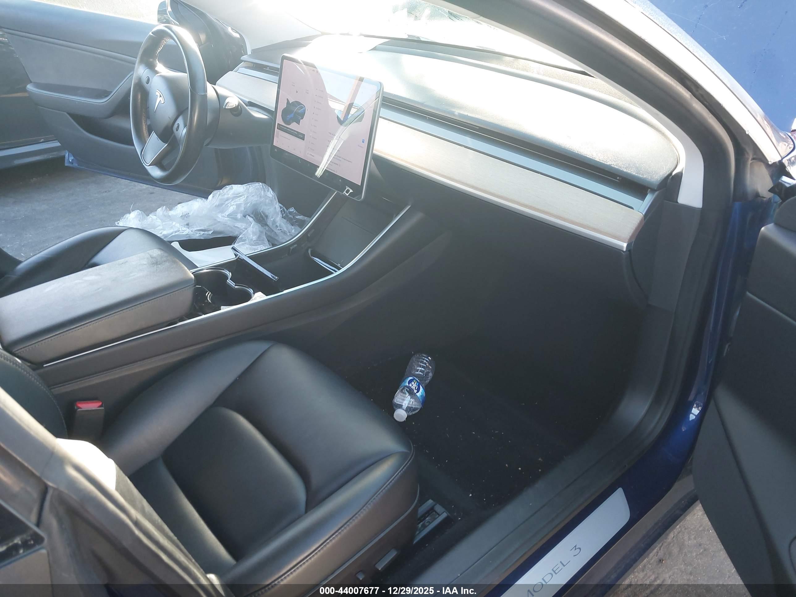 TESLA MODEL image 5