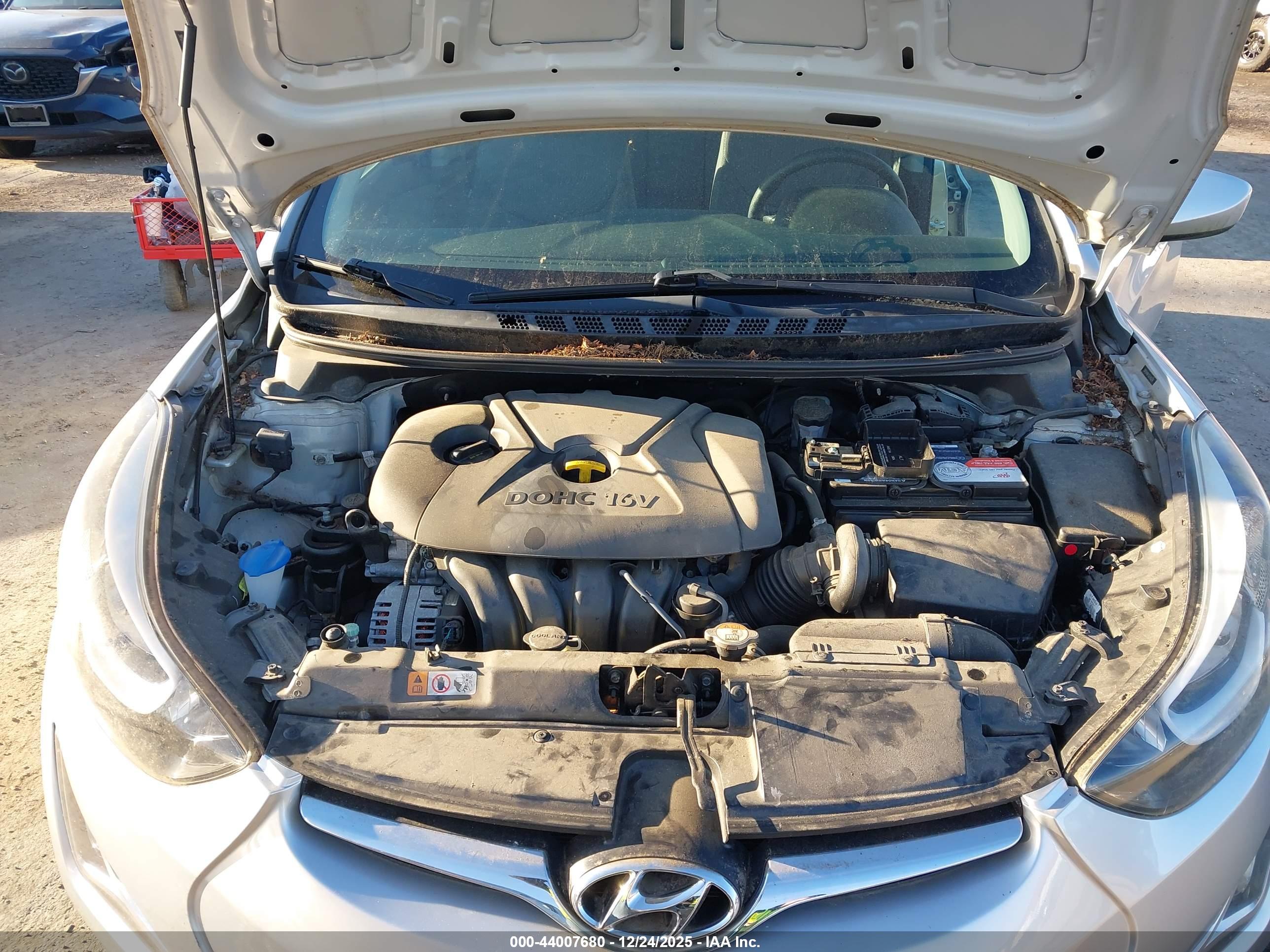 HYUNDAI ELANTRA image 10