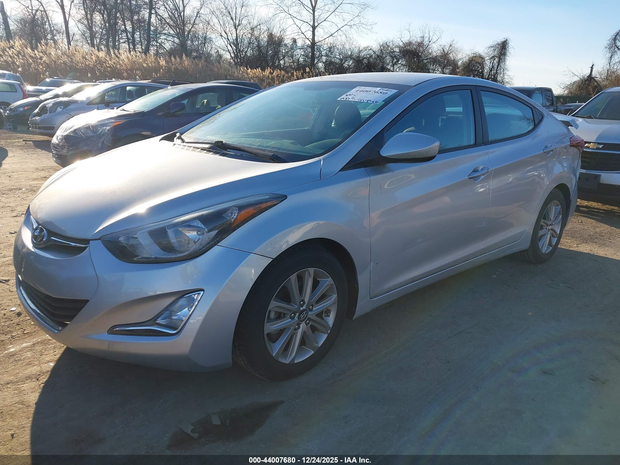 HYUNDAI ELANTRA image 2