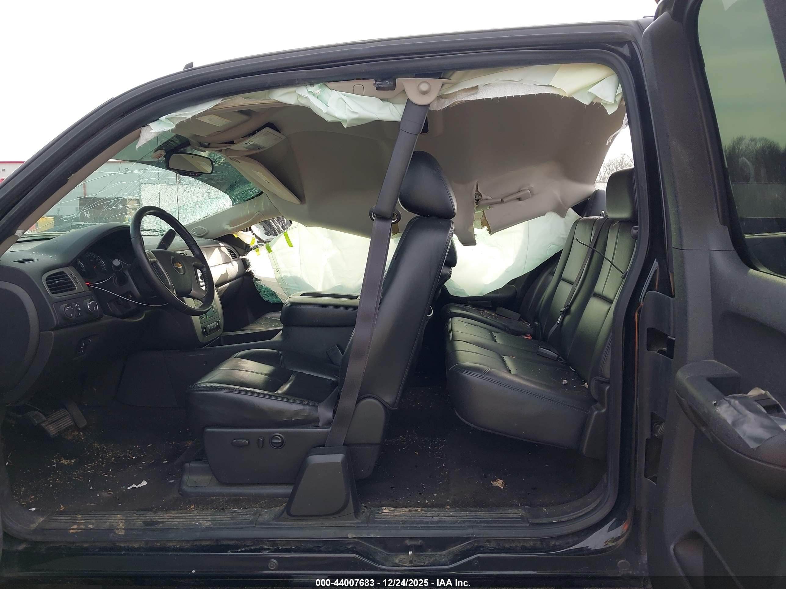 CHEVROLET SILVERADO image 8