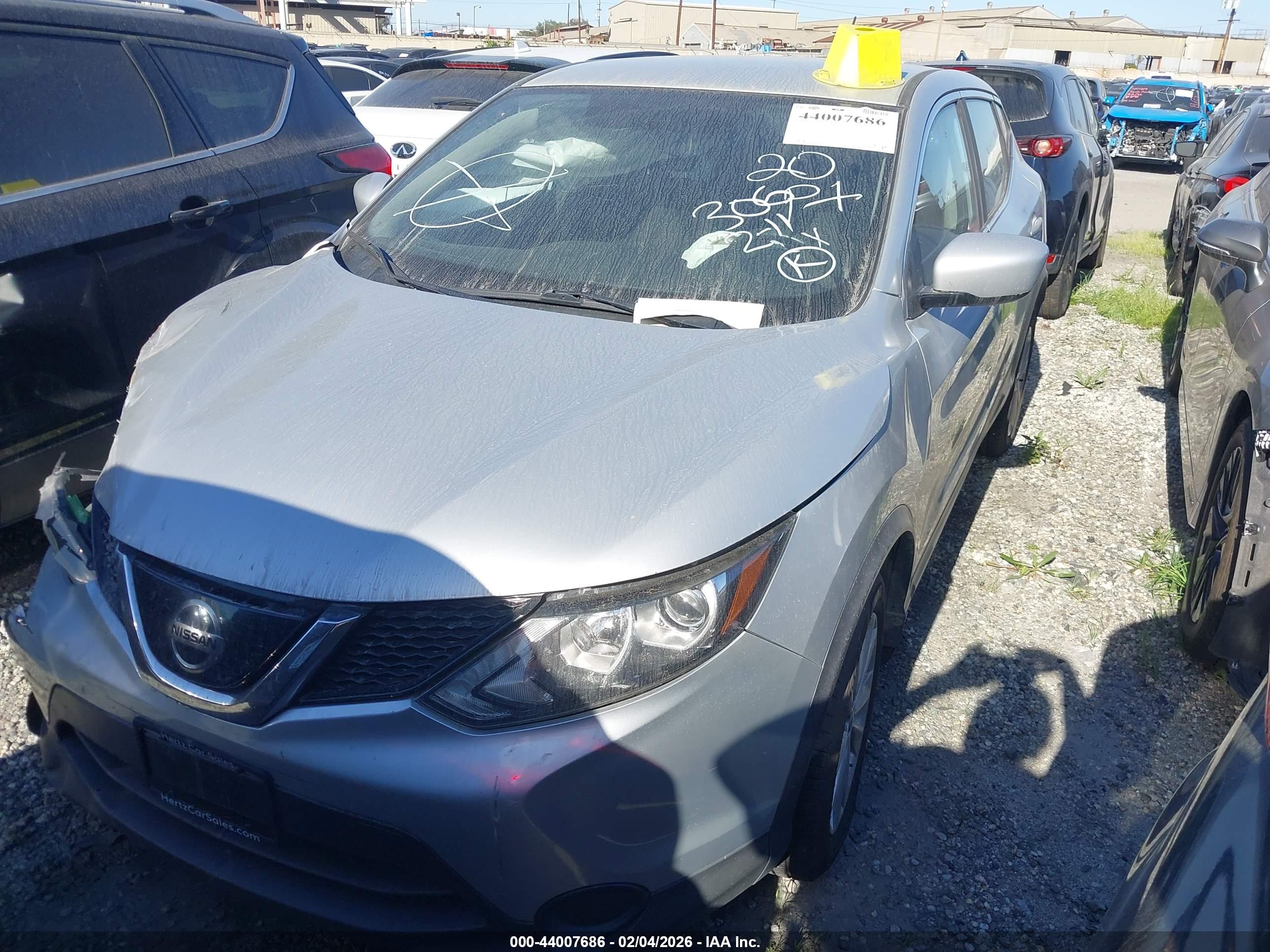 NISSAN ROGUE image 2
