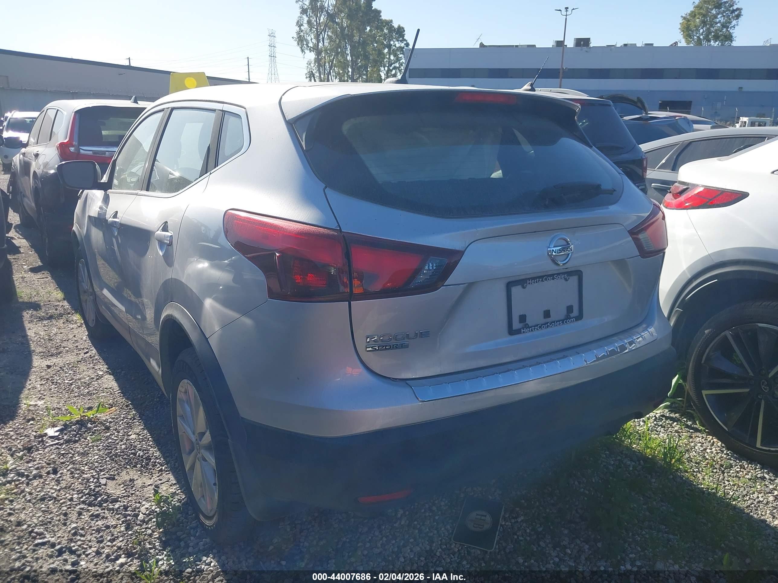 NISSAN ROGUE image 3