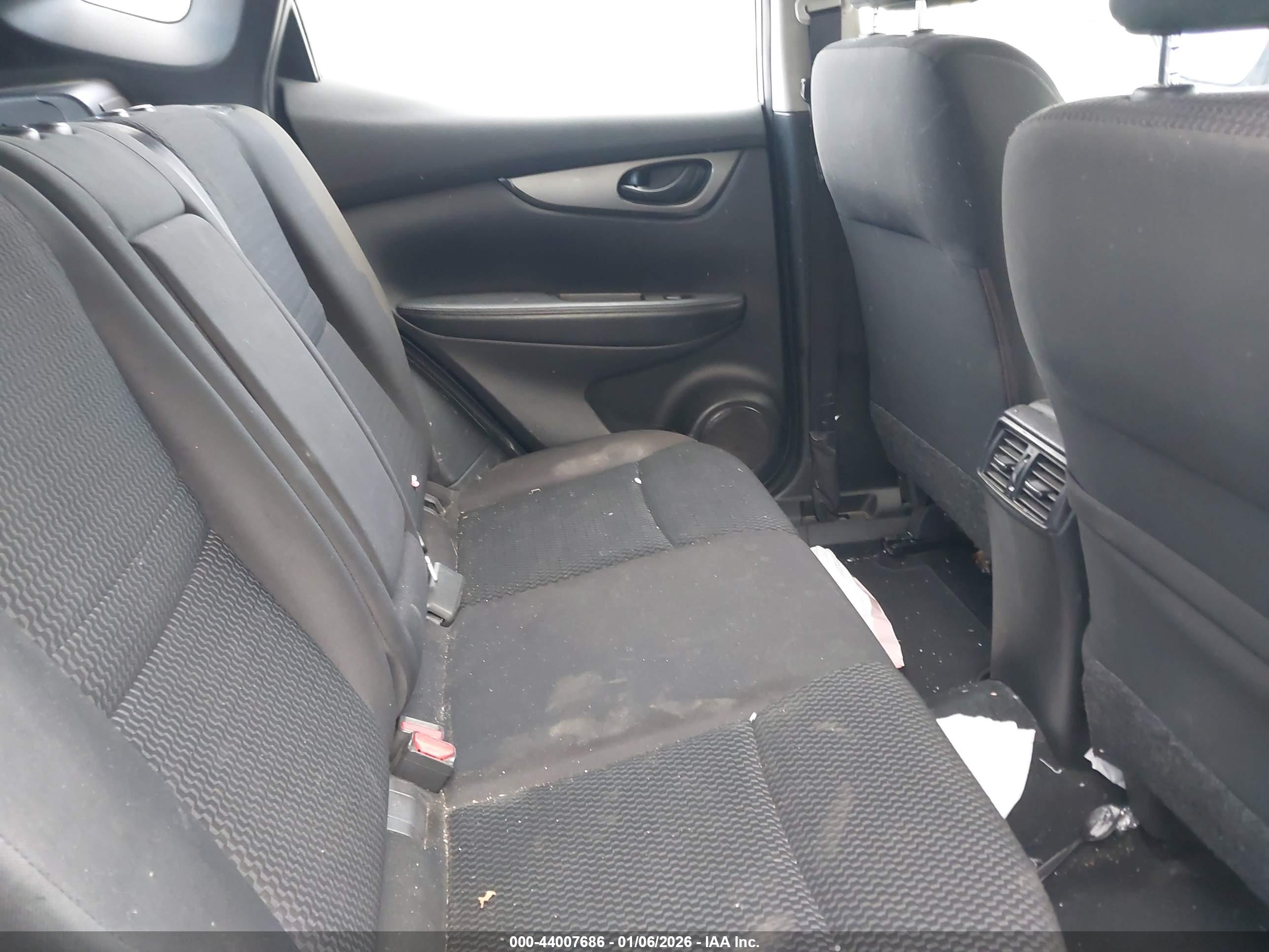 NISSAN ROGUE image 8