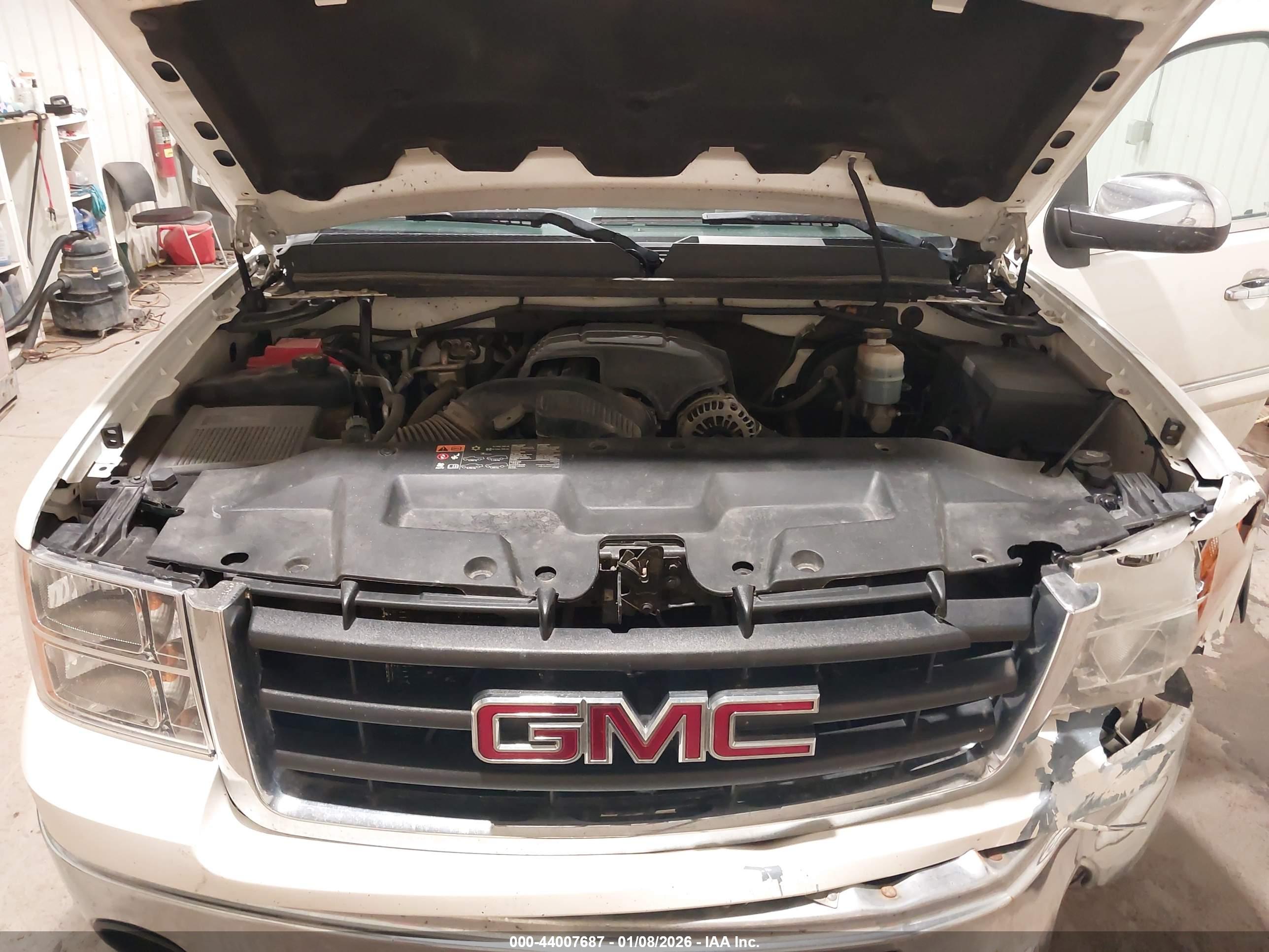 GMC SIERRA image 10