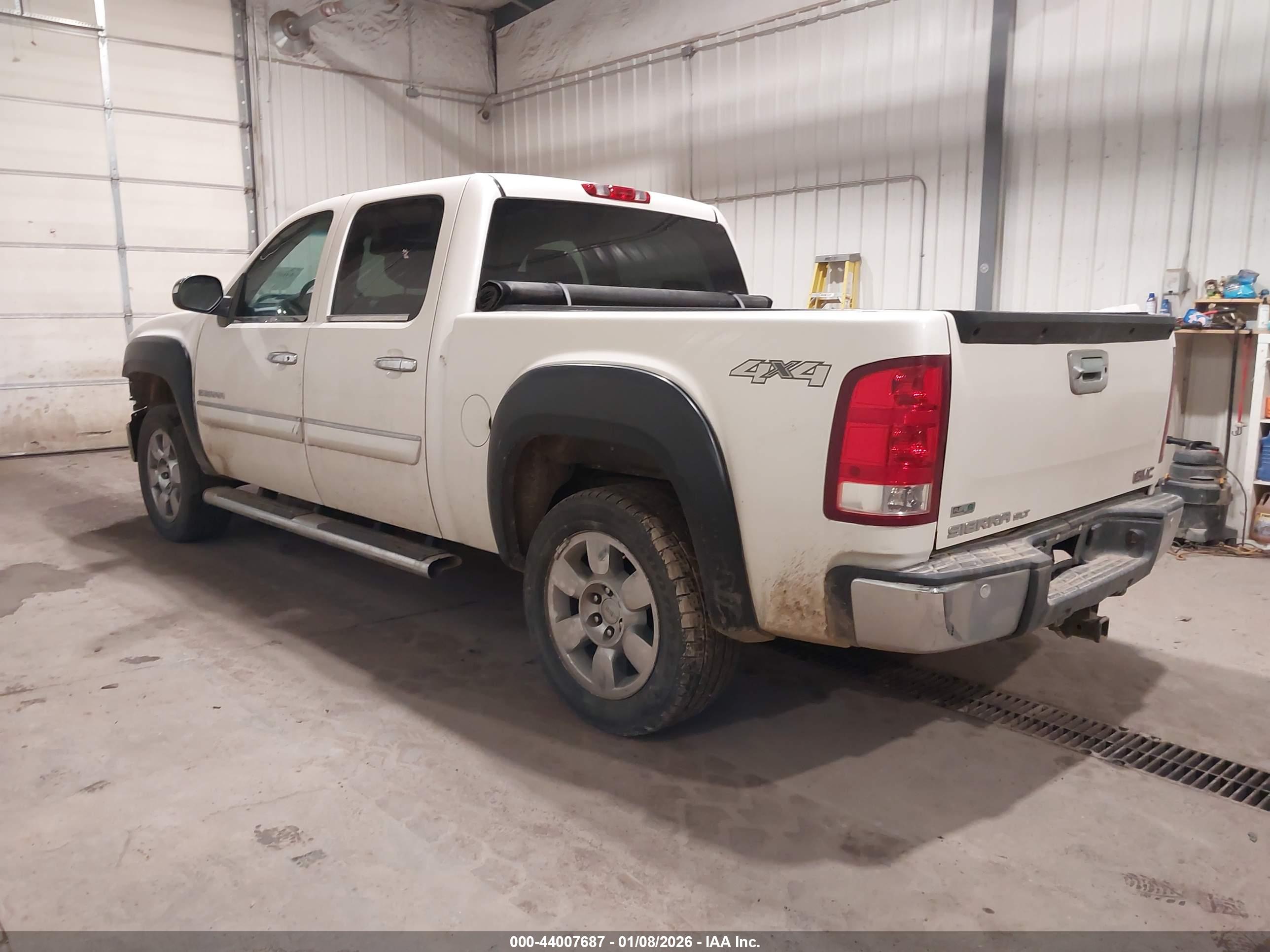 GMC SIERRA image 3