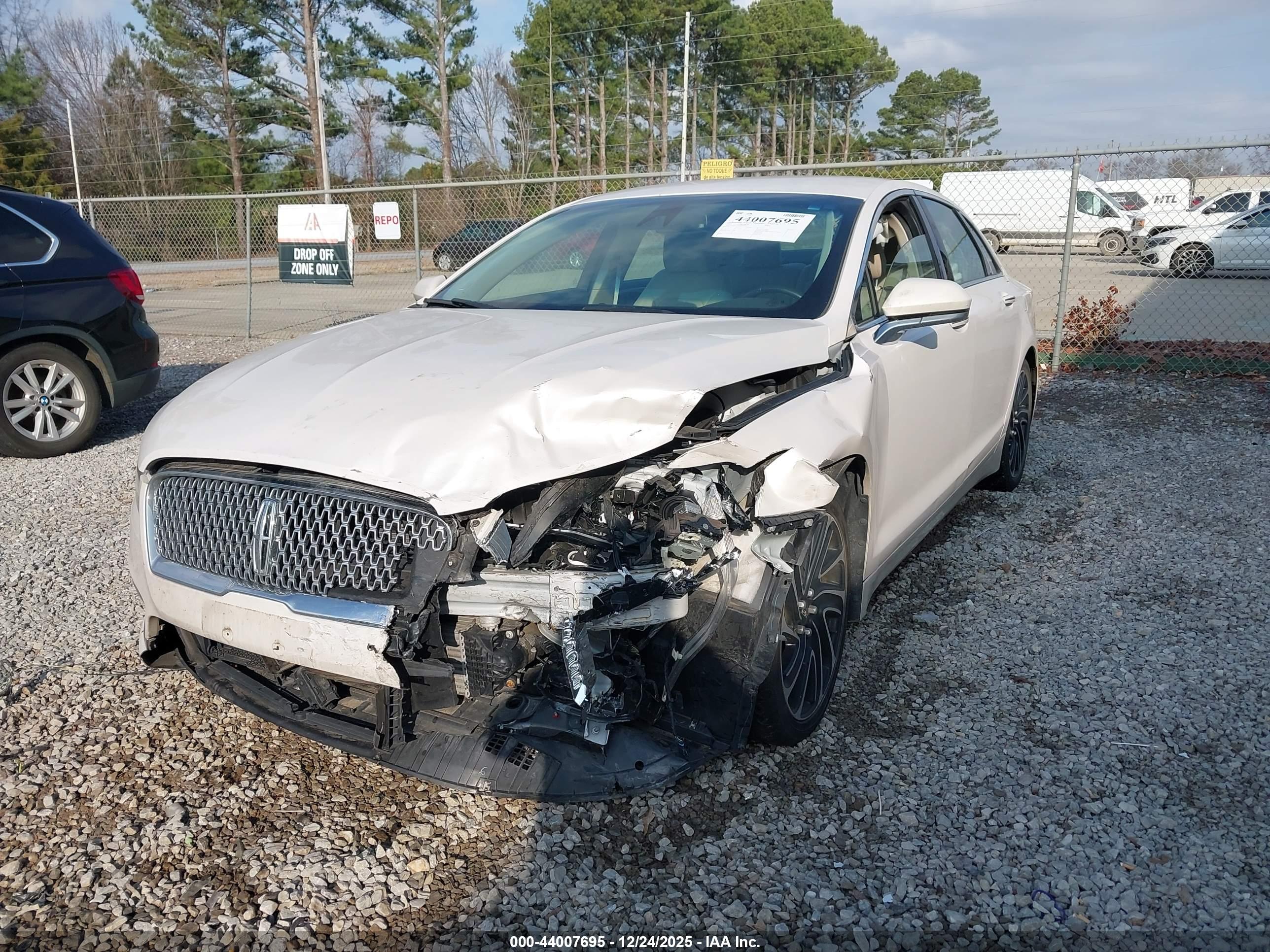 LINCOLN MKZ image 6