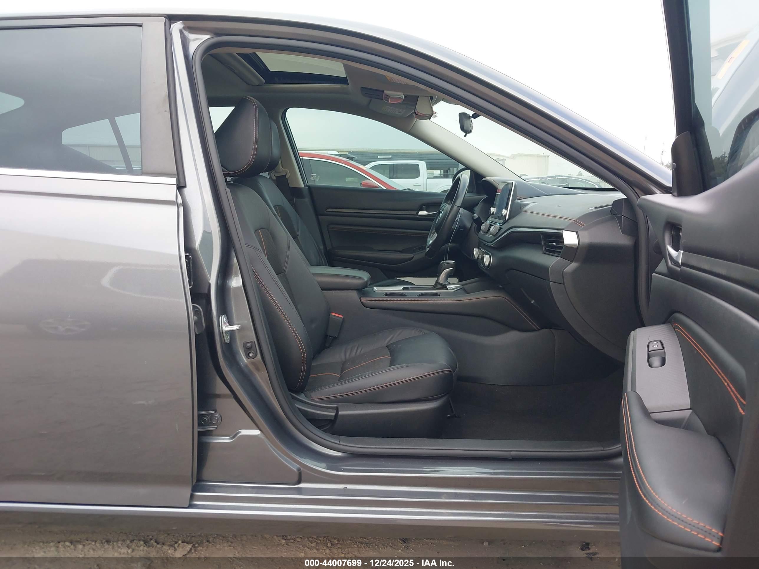 NISSAN ALTIMA image 5