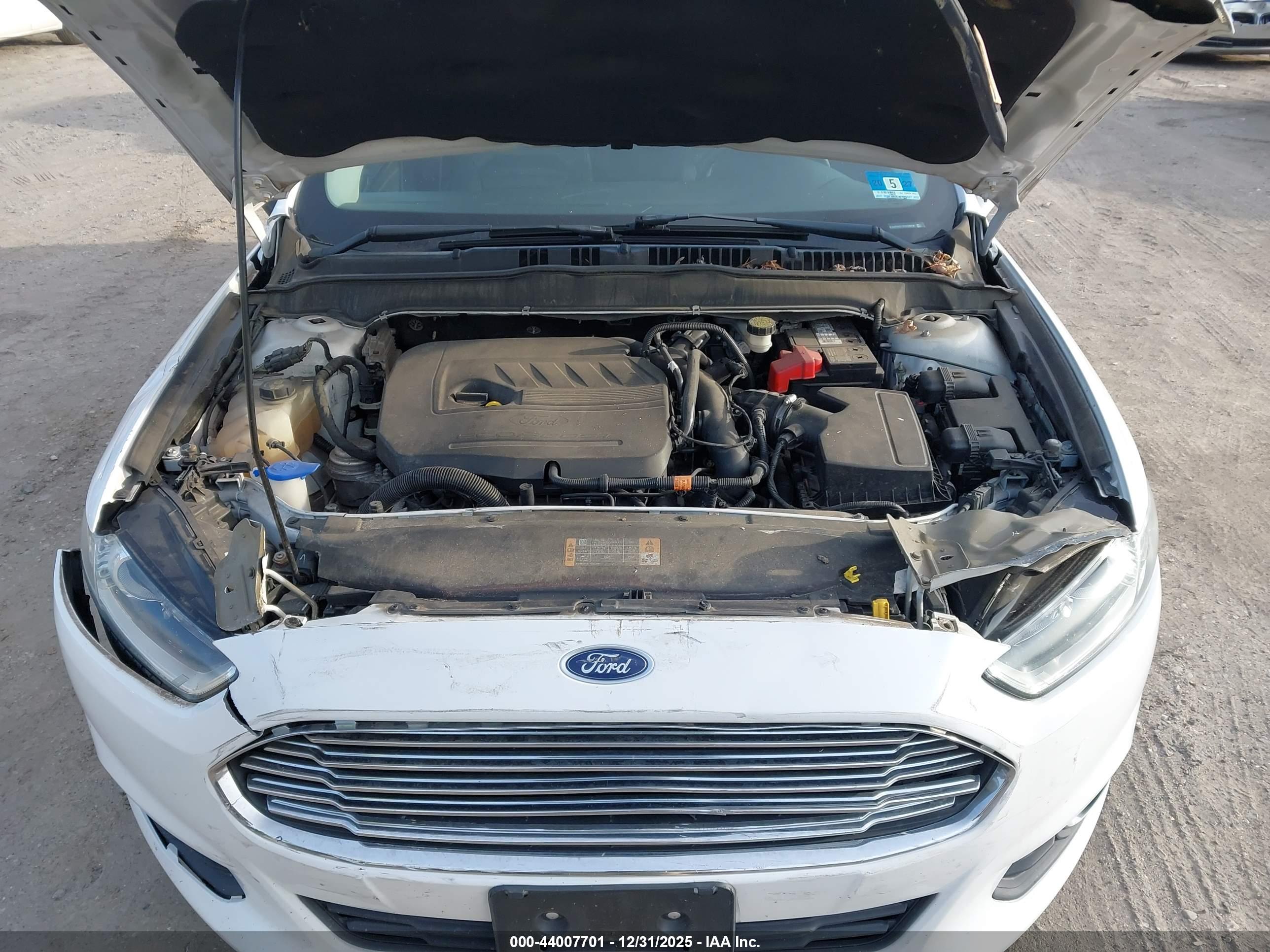FORD FUSION image 10
