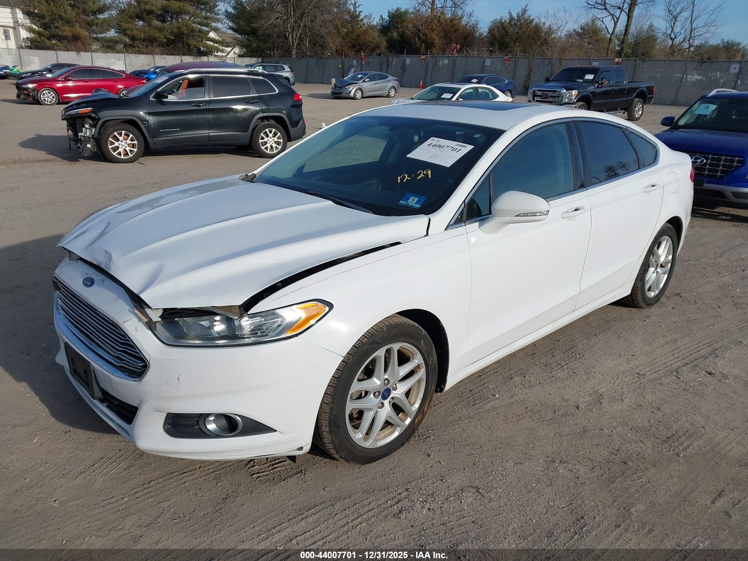 FORD FUSION image 2
