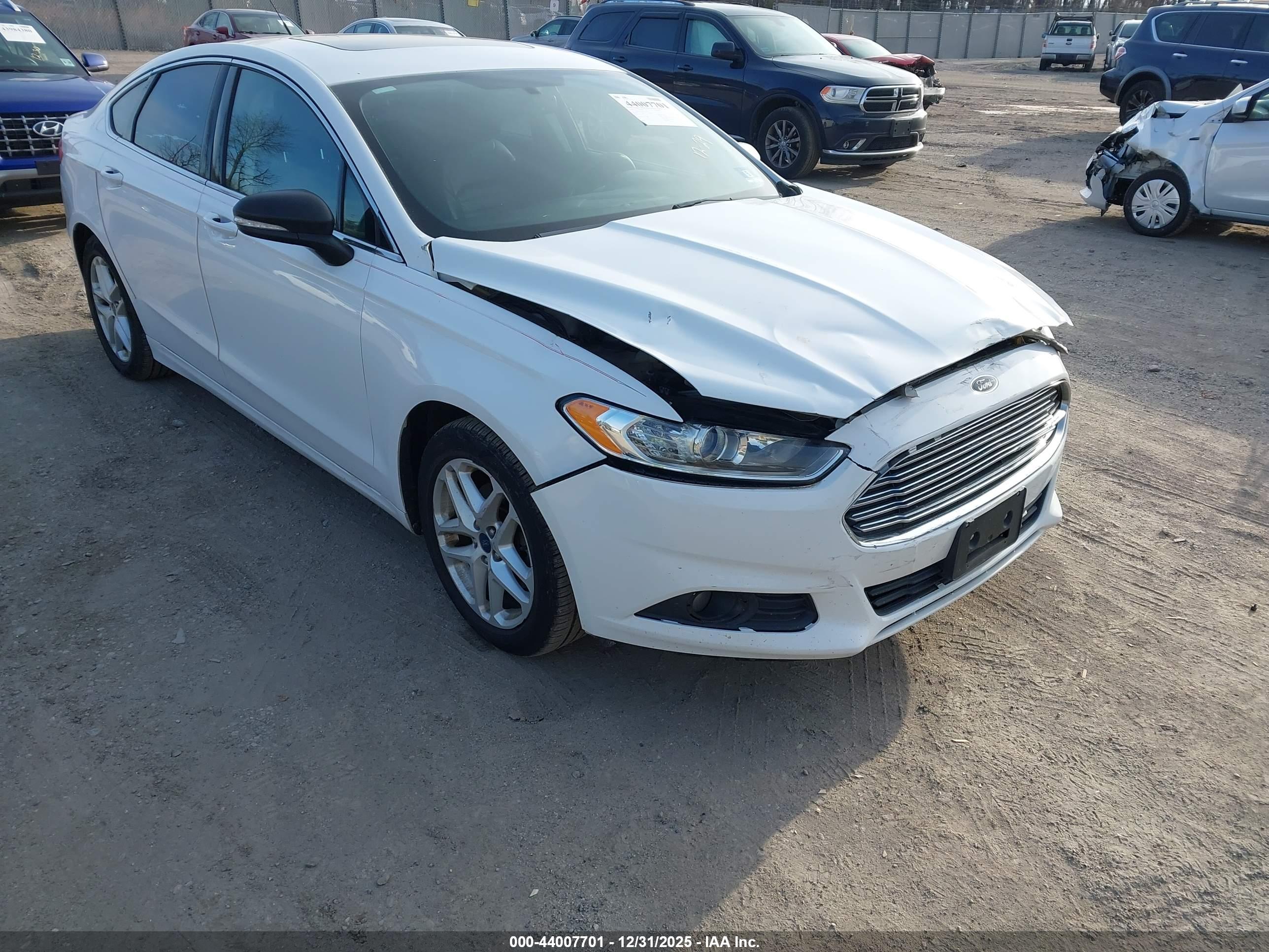 FORD FUSION image 6