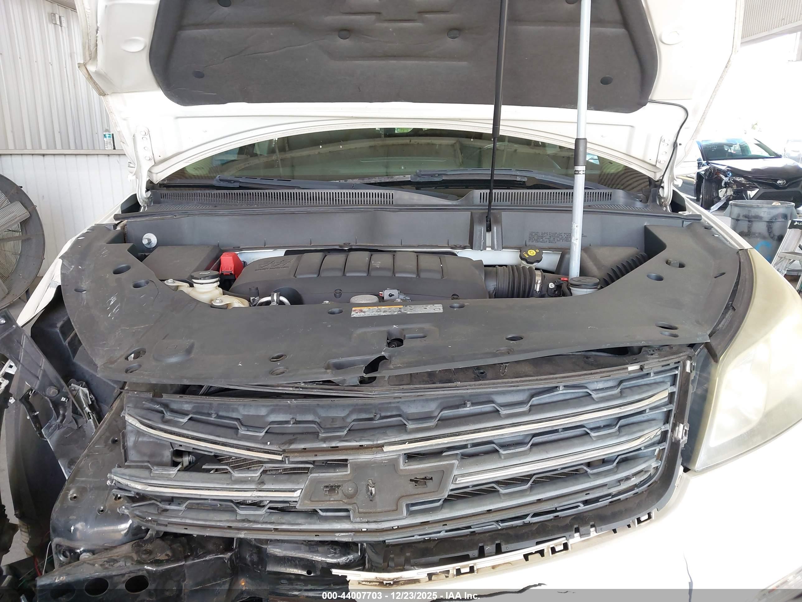 CHEVROLET TRAVERSE image 10