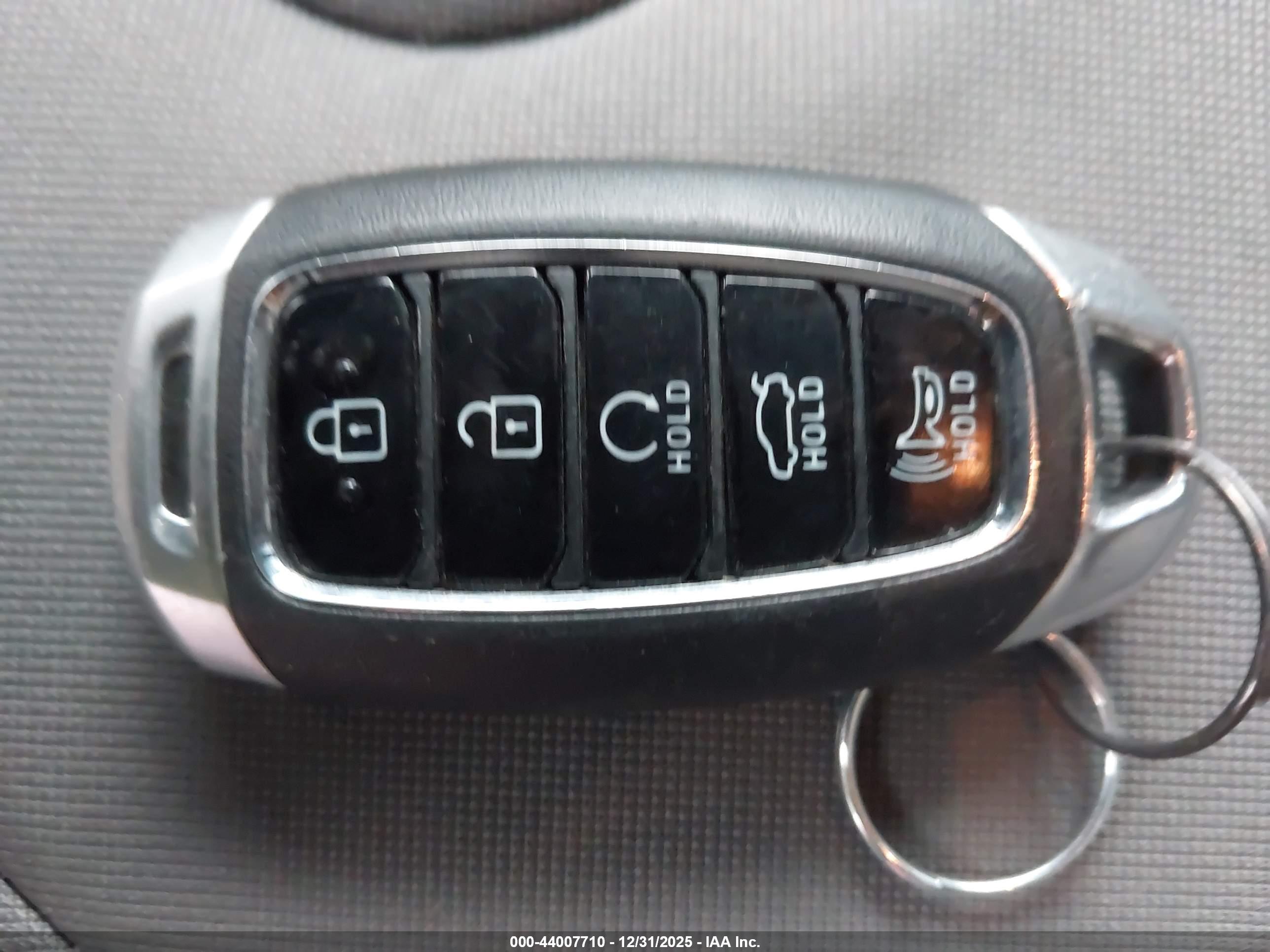HYUNDAI ELANTRA image 11