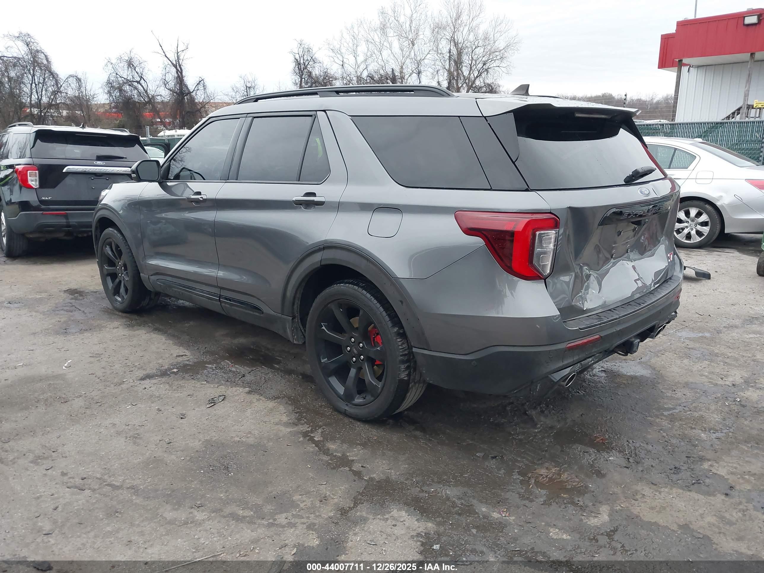 FORD EXPLORER image 3