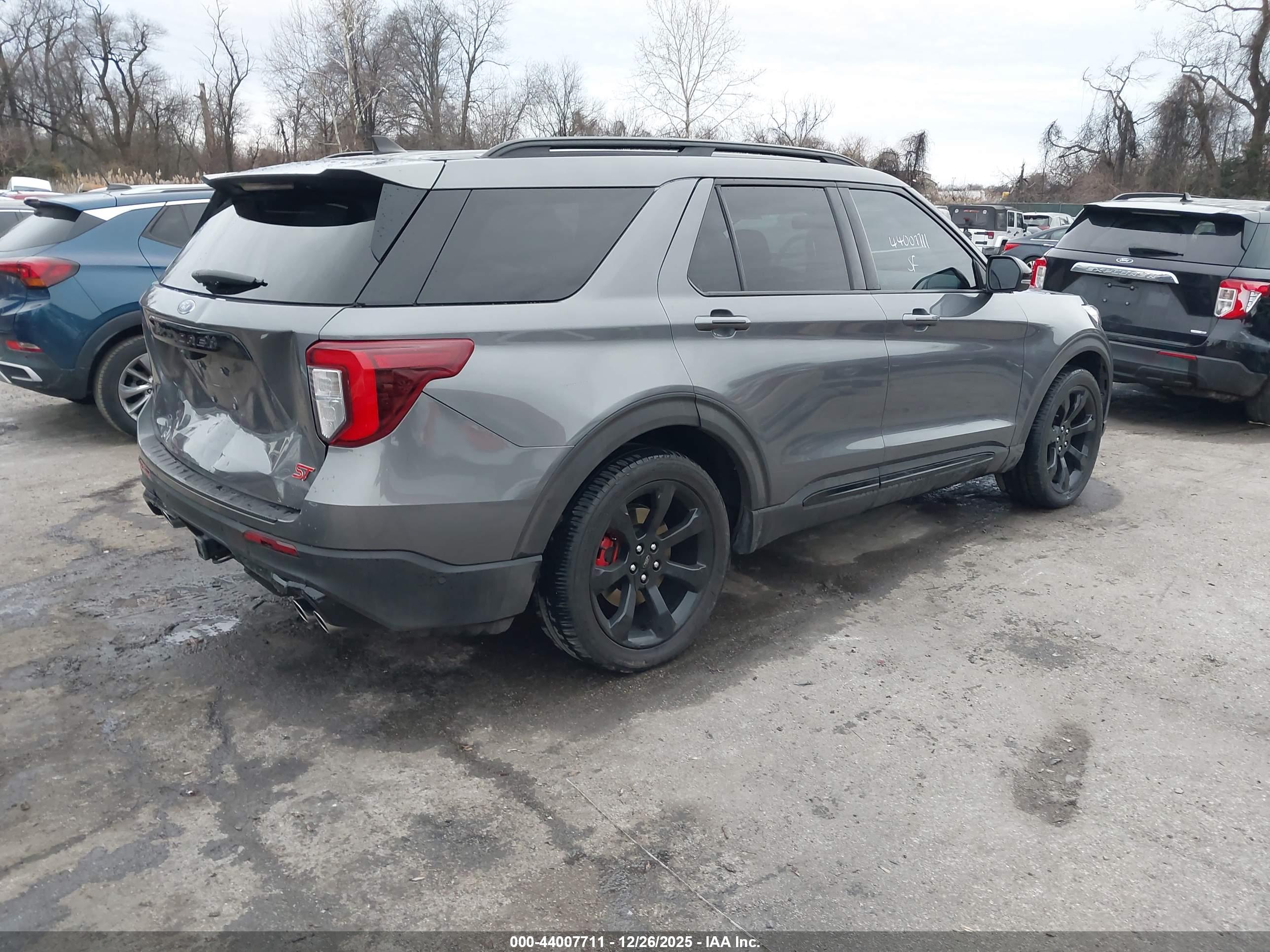 FORD EXPLORER image 4