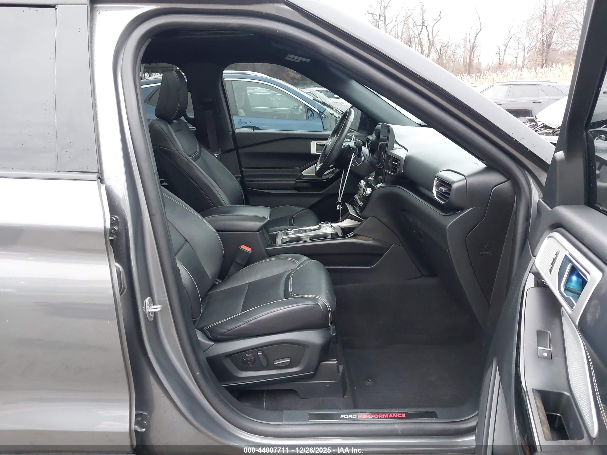FORD EXPLORER image 5