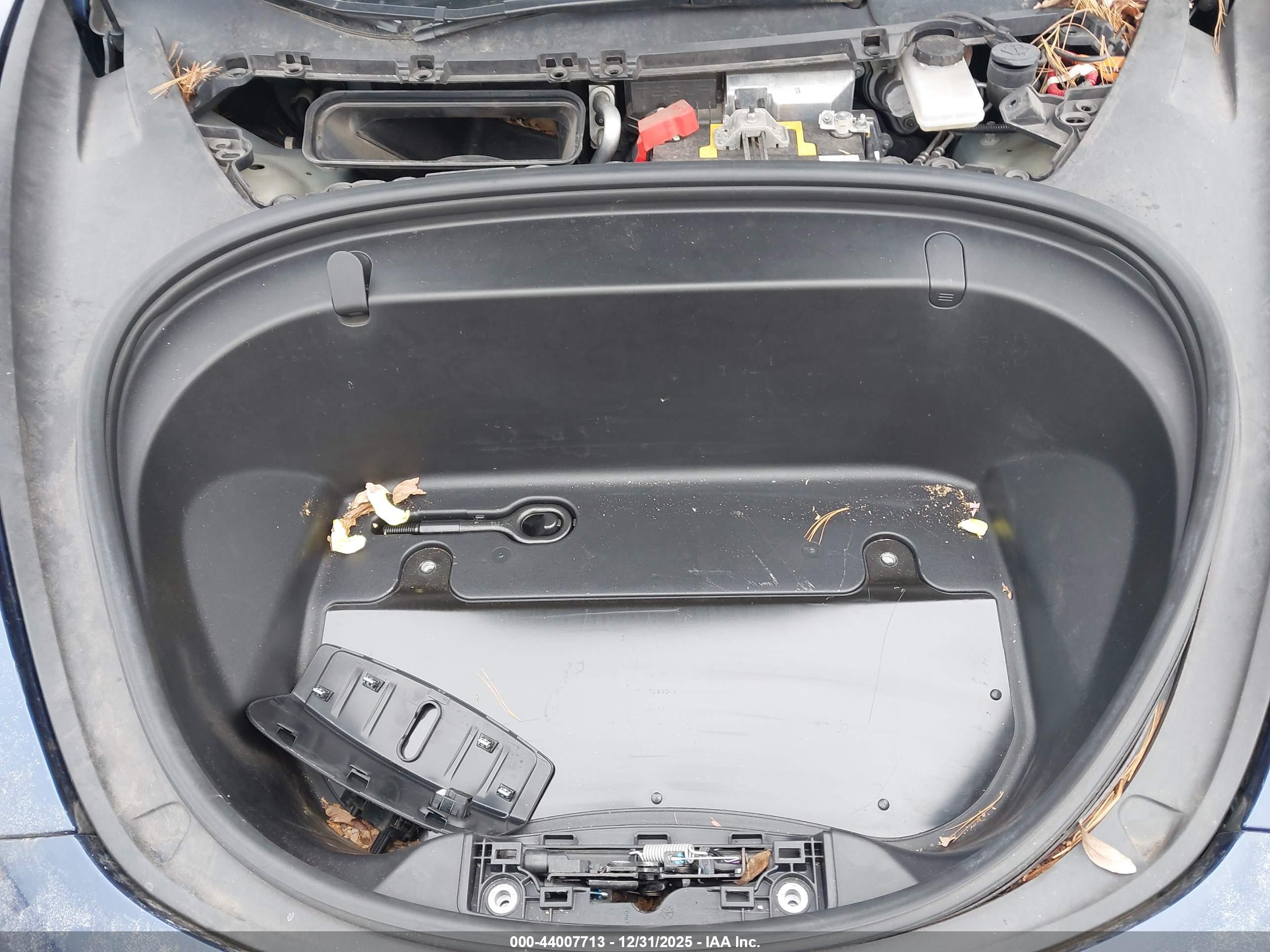 TESLA MODEL image 10
