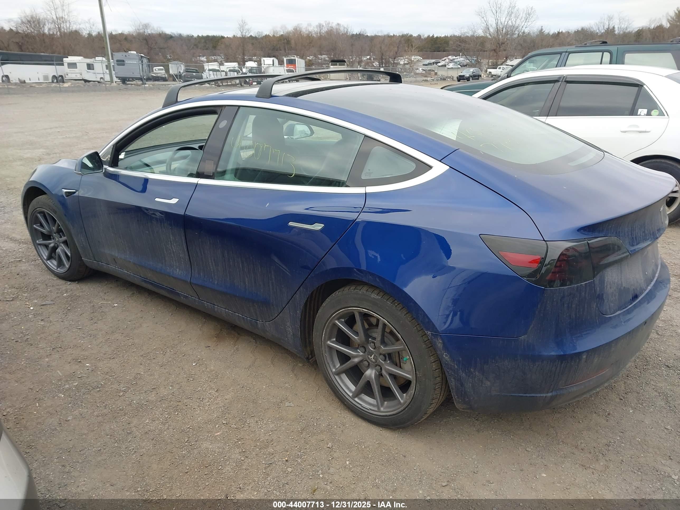 TESLA MODEL image 3