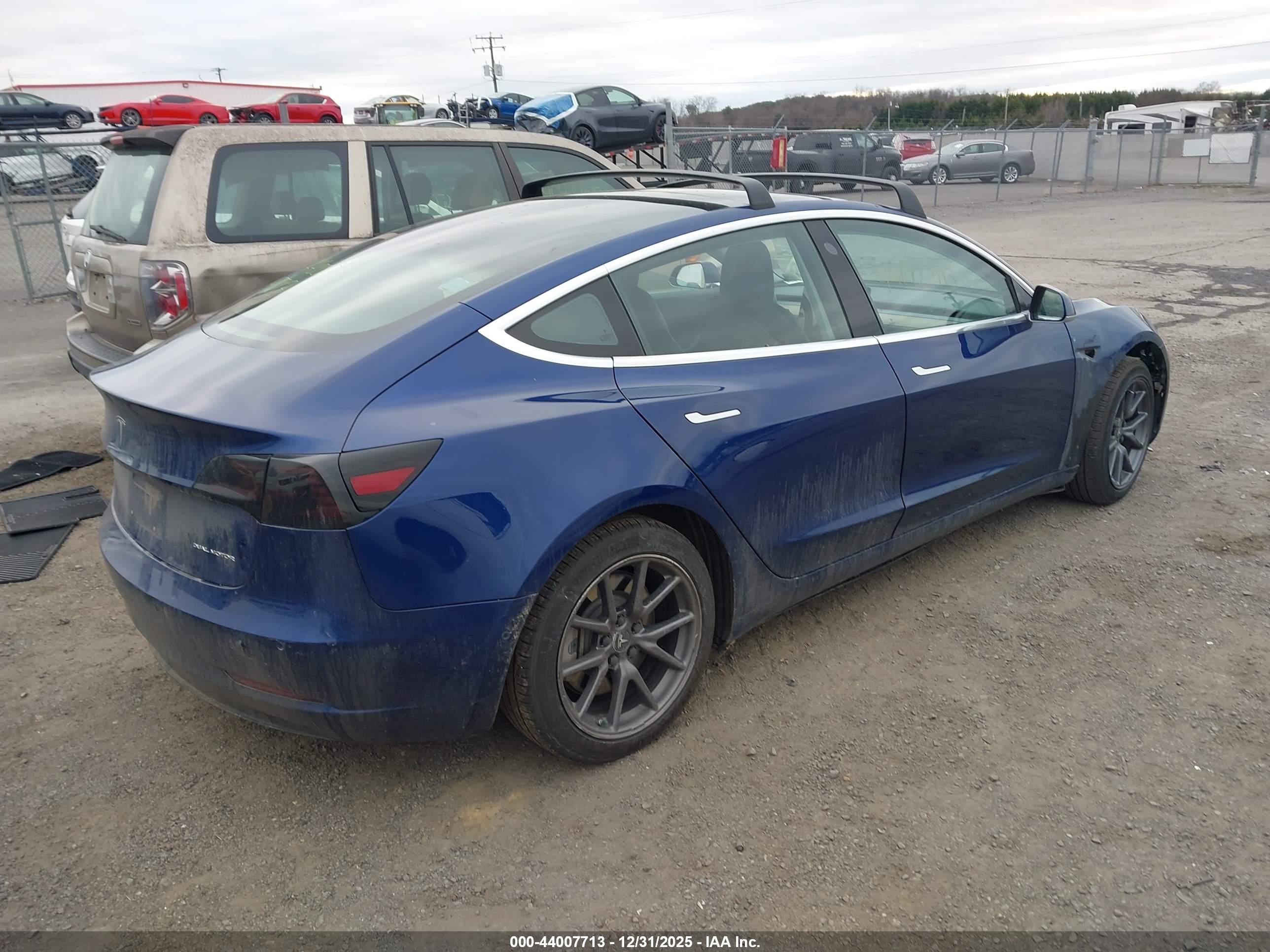 TESLA MODEL image 4